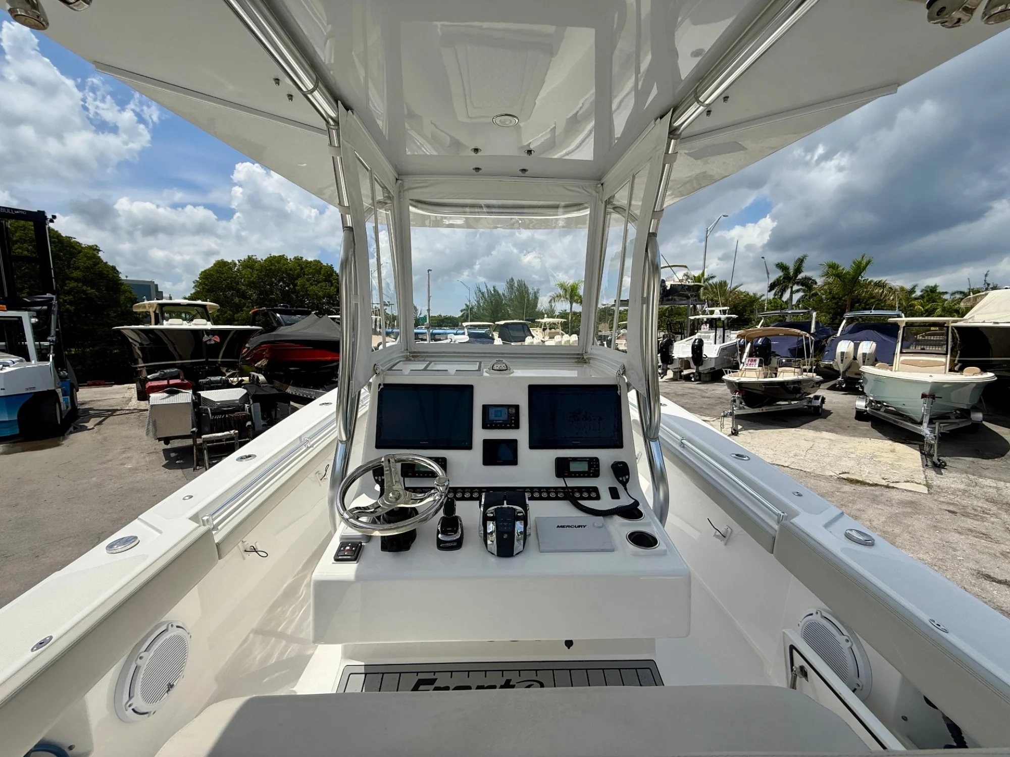 2022 Front Runner 33 - Image 4