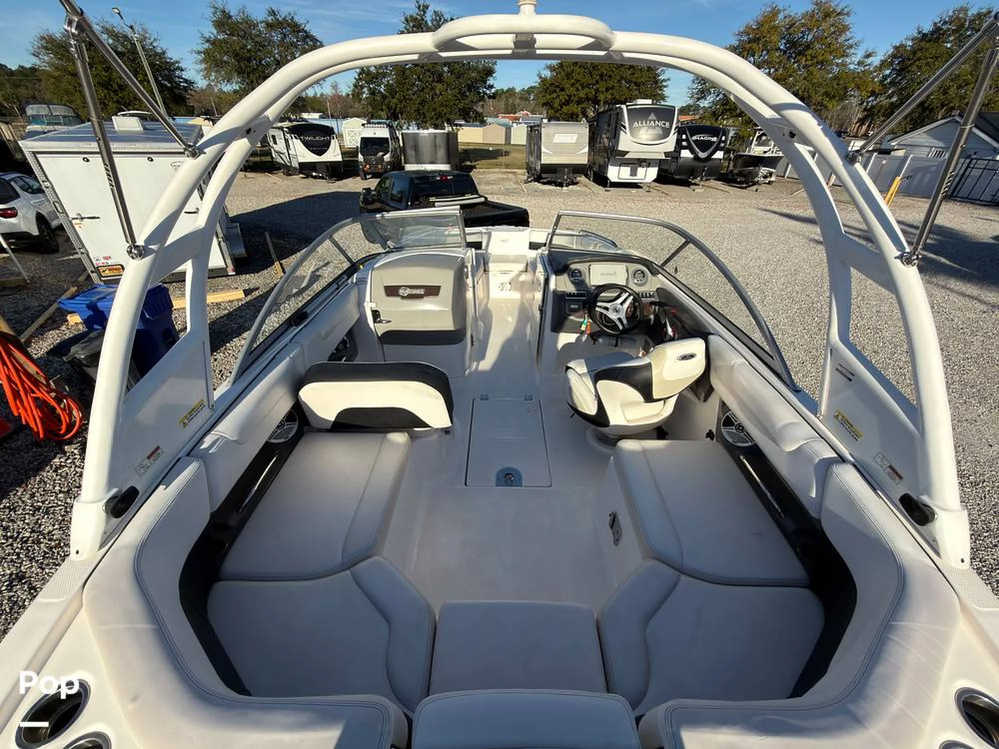 2016 Chaparral Suncoast 230 - Image 5