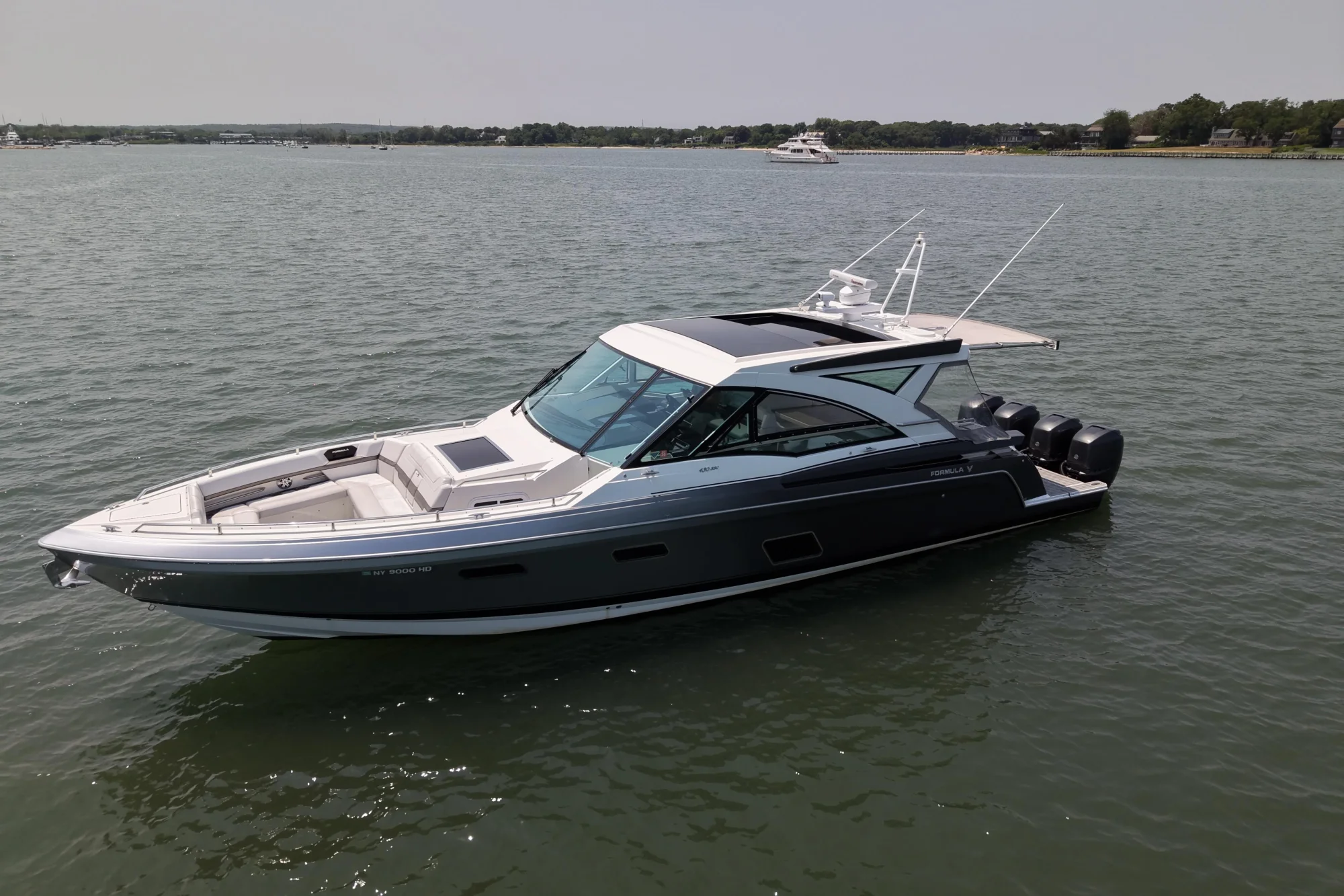 2019 Formula 430 Super Sport Crossover - Image 5