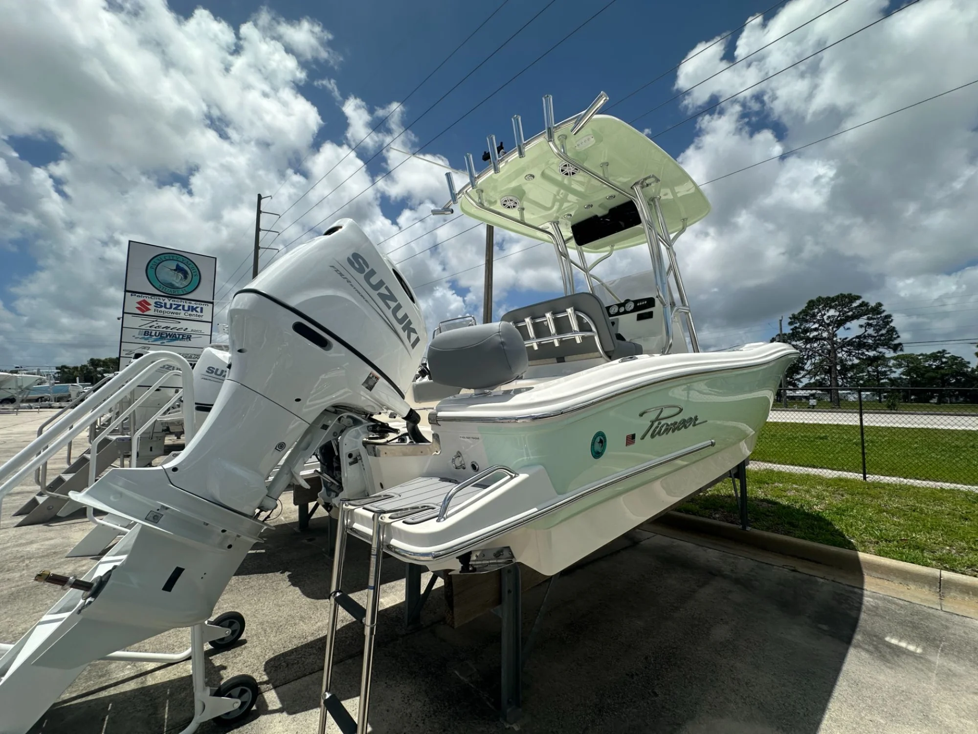 2026 Pioneer 202 Sportfish - Image 3