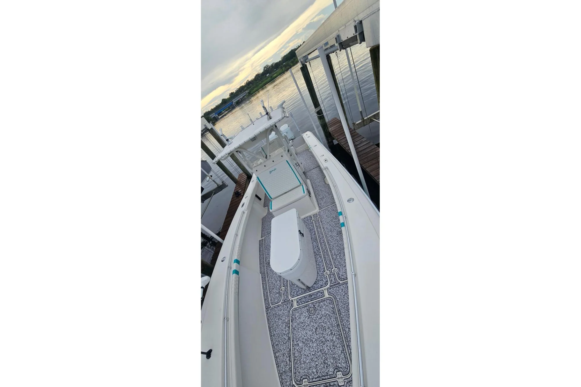 Yellowfin 31 Center Console - Image 4