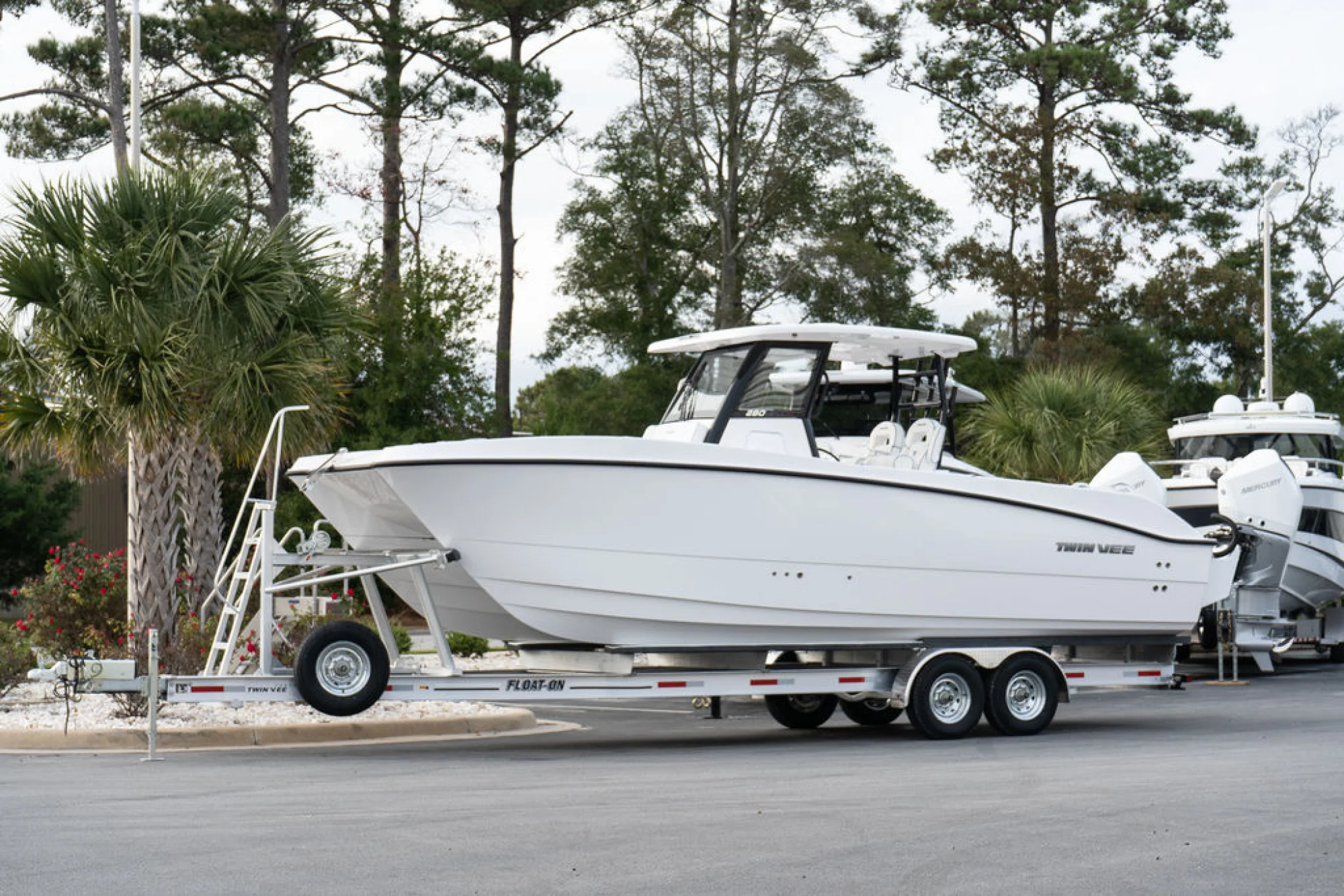 Twin Vee 280 GFX2 - Main Image