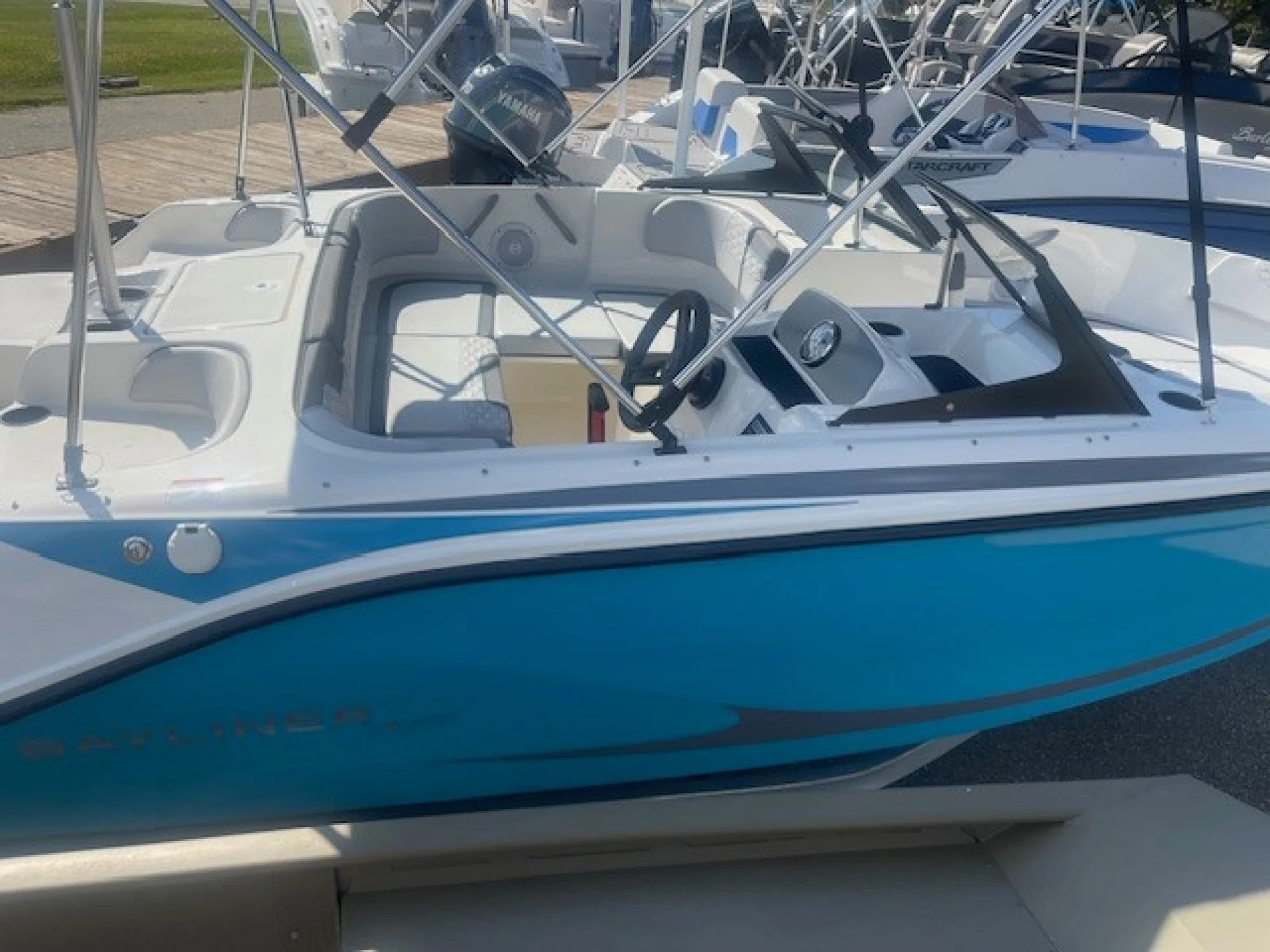 2026 Bayliner M17 Impulse Blue - Image 3