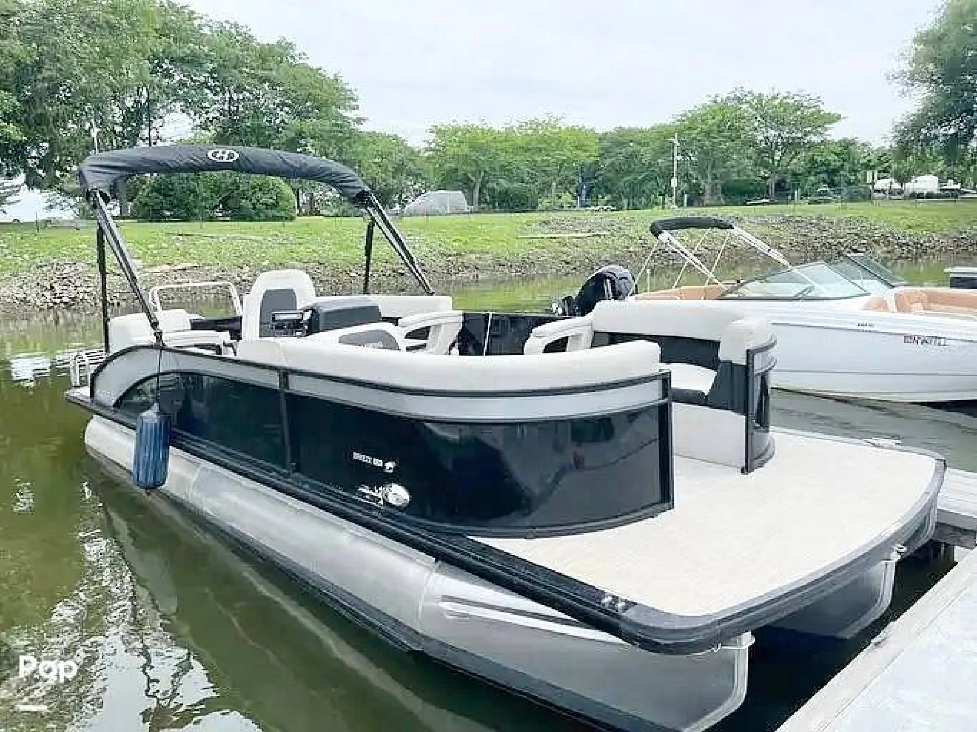 2024 Harris Seabreeze 230 - Main Image