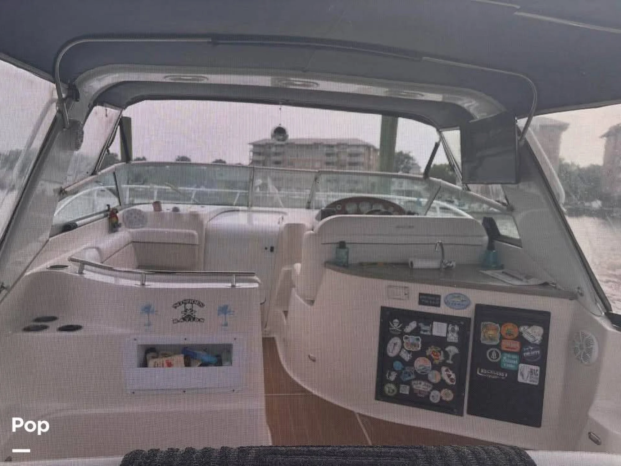 2006 Rinker 342 Fiesta Vee - Image 5