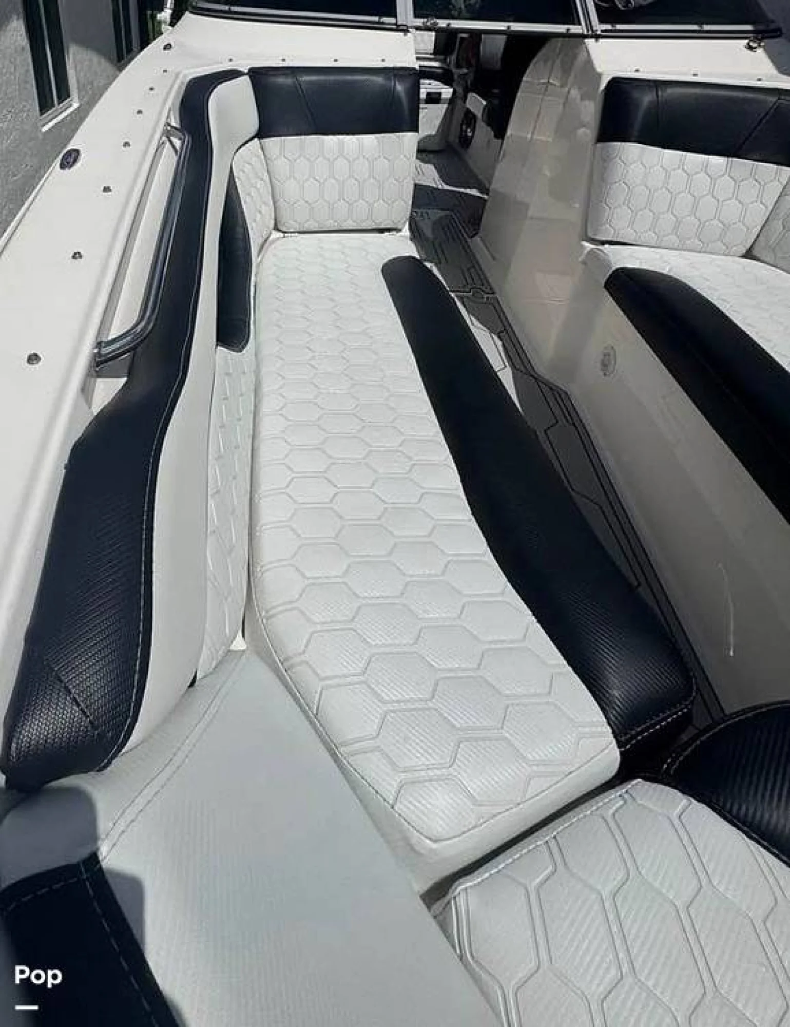 2008 Regal FASDECK 2520 - Image 5
