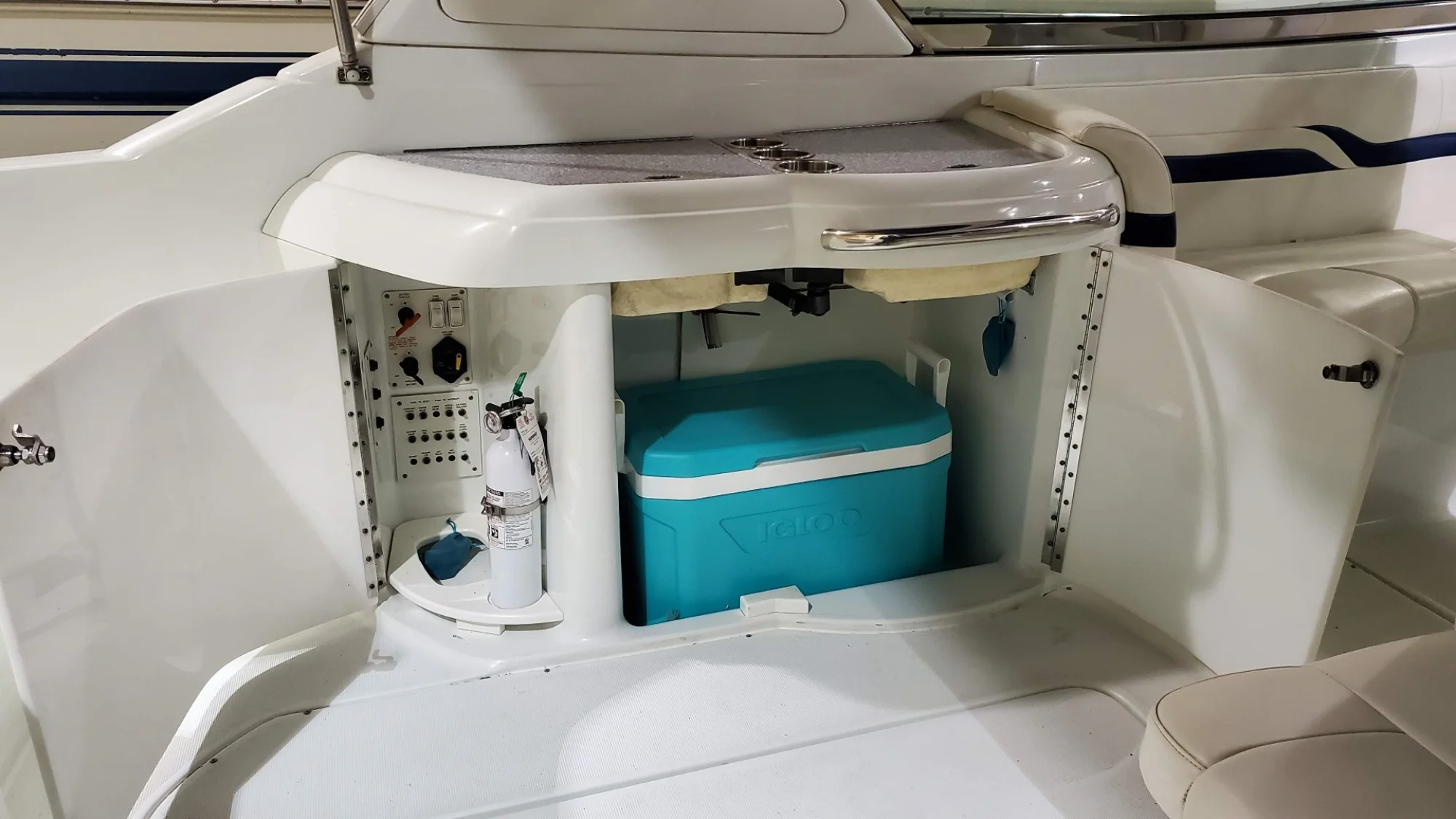 2007 Formula 330 Sun Sport - Image 5