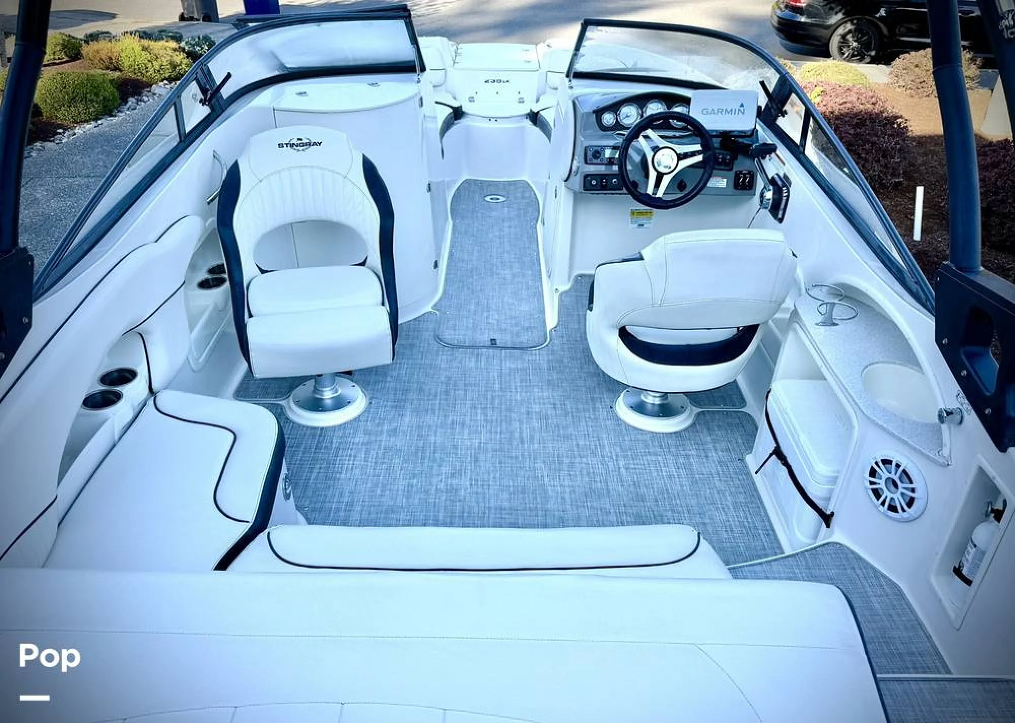 2020 Stingray 235LR - Image 4