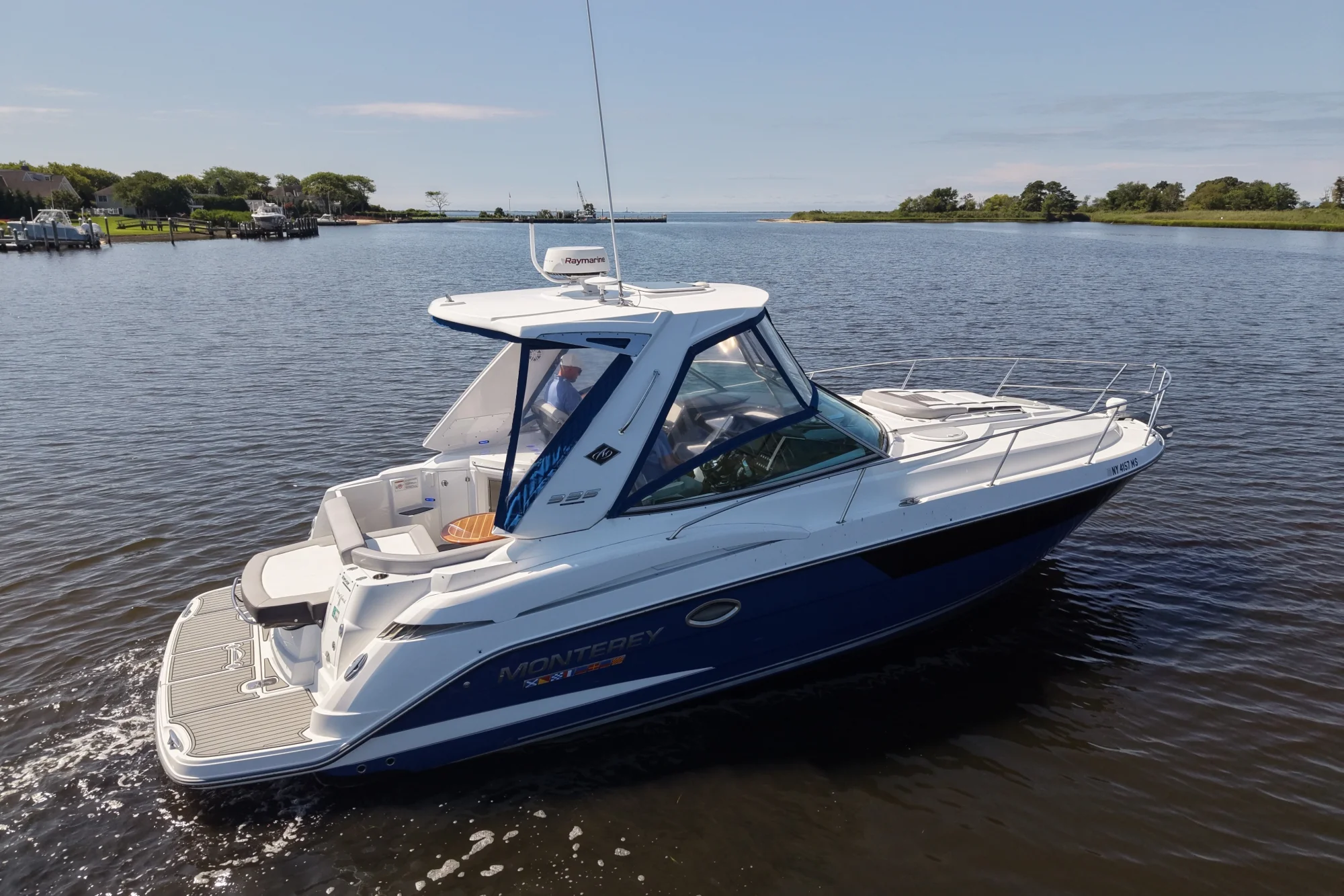 2021 Monterey 335 Sport Yacht