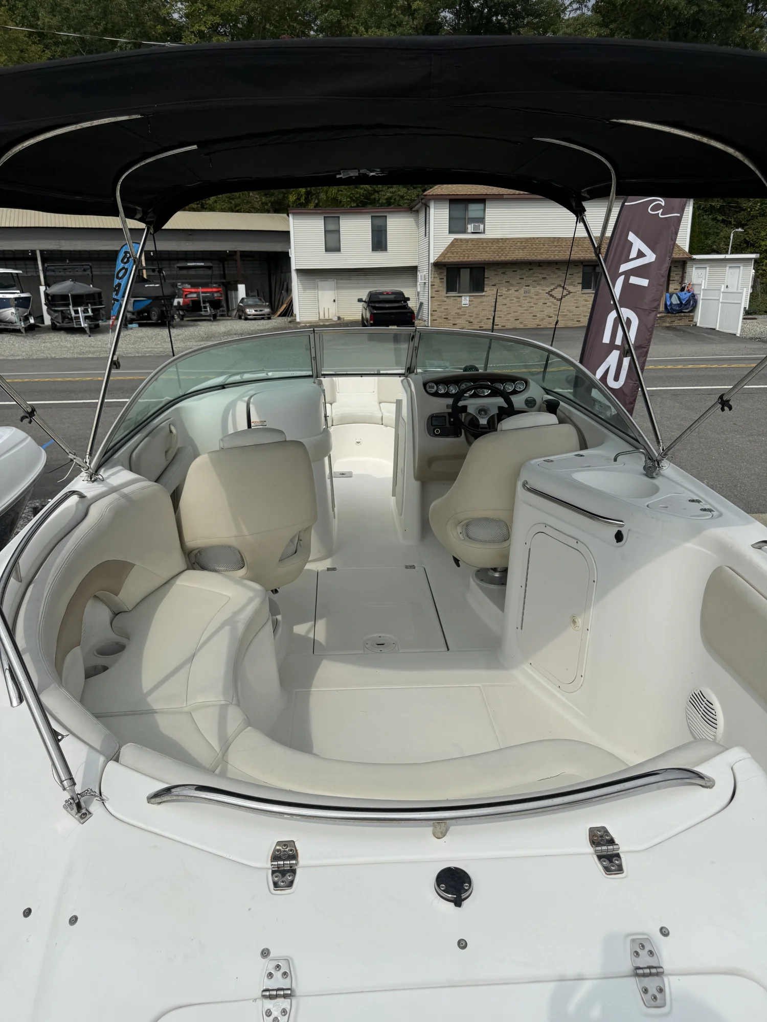 2002 Chaparral 243 Sunesta - Image 2