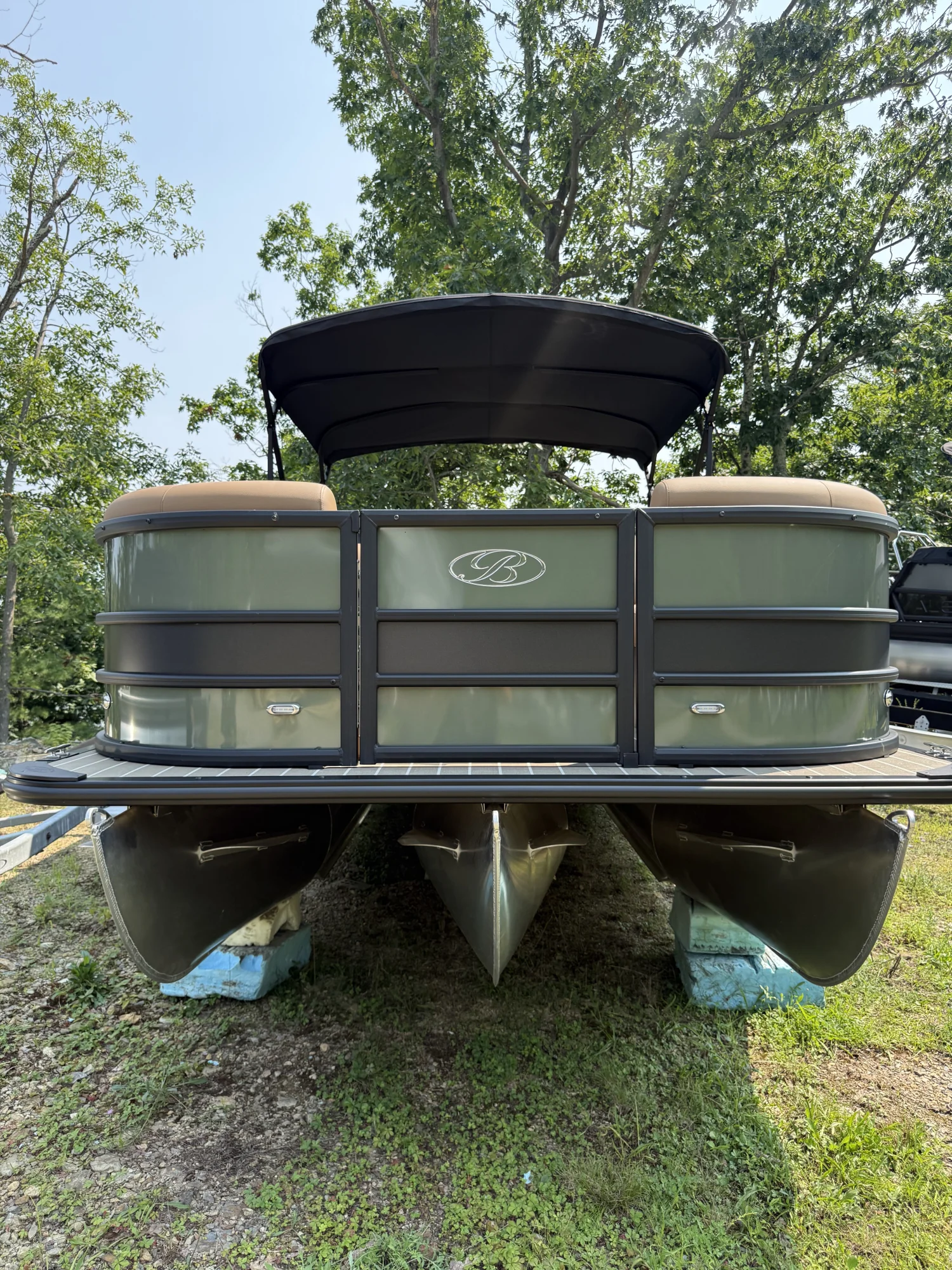 2027 Bentley Pontoons Legacy 223 Quad Swingback - Image 4