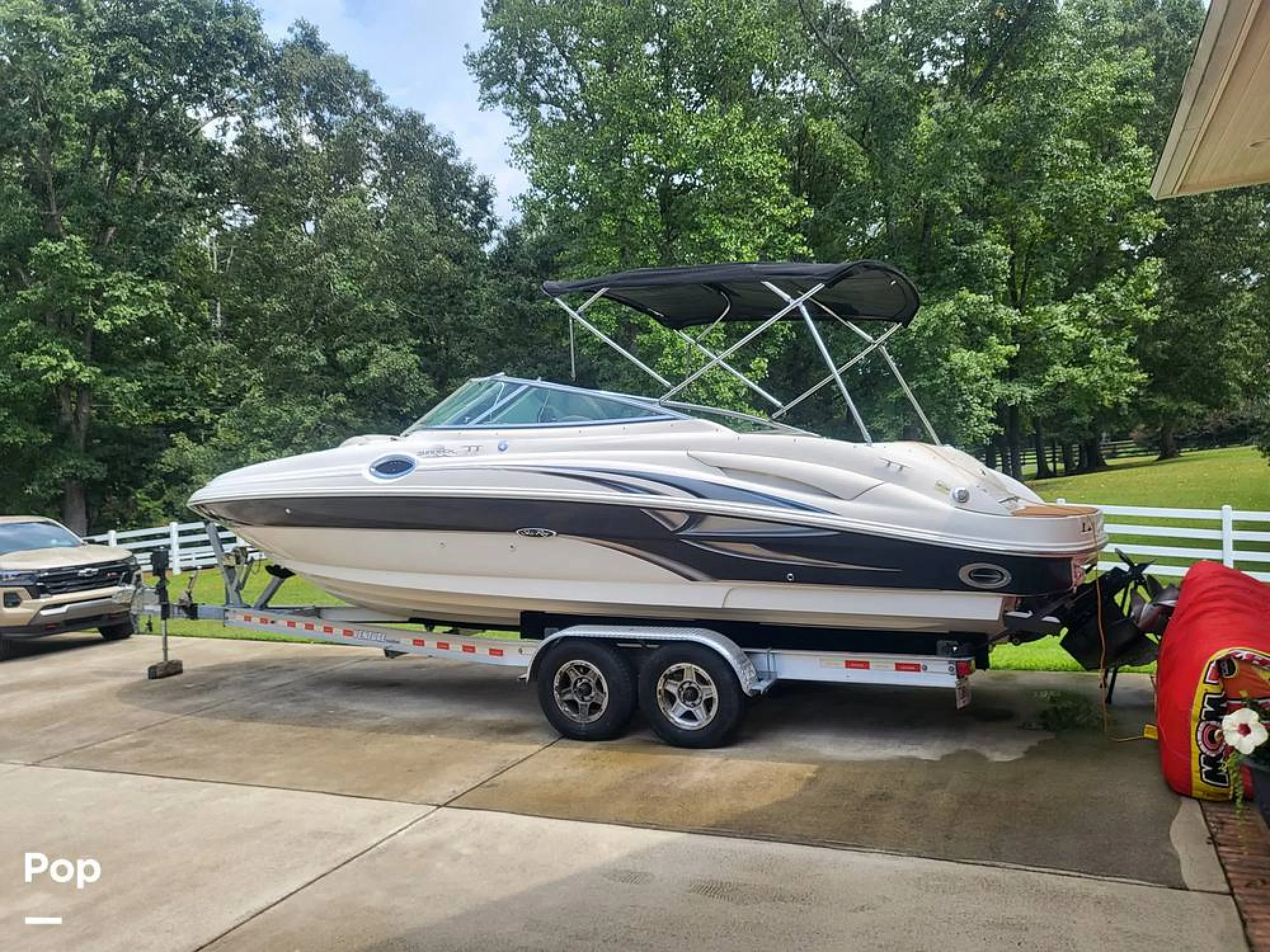 2004 Sea Ray 270 Sundeck - Main Image