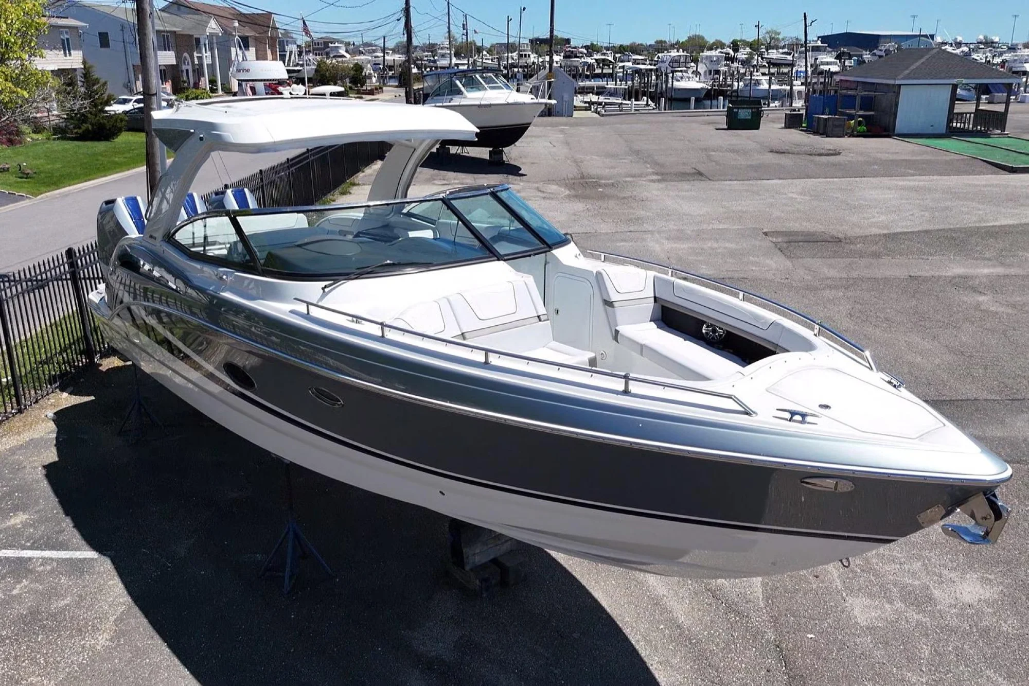 2023 Formula 350 Crossover Bowrider OB - Image 4