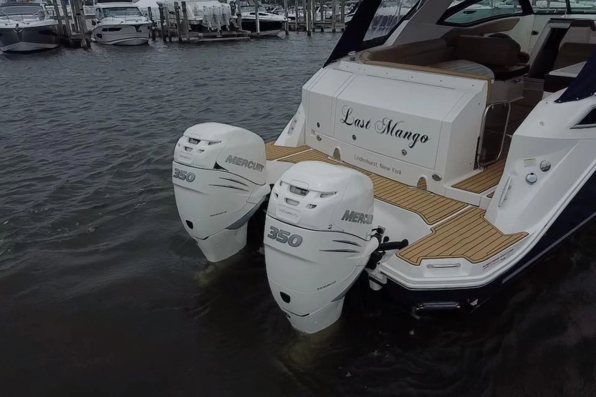 2021 Sea Ray Sundancer 320 Outboard - Image 4