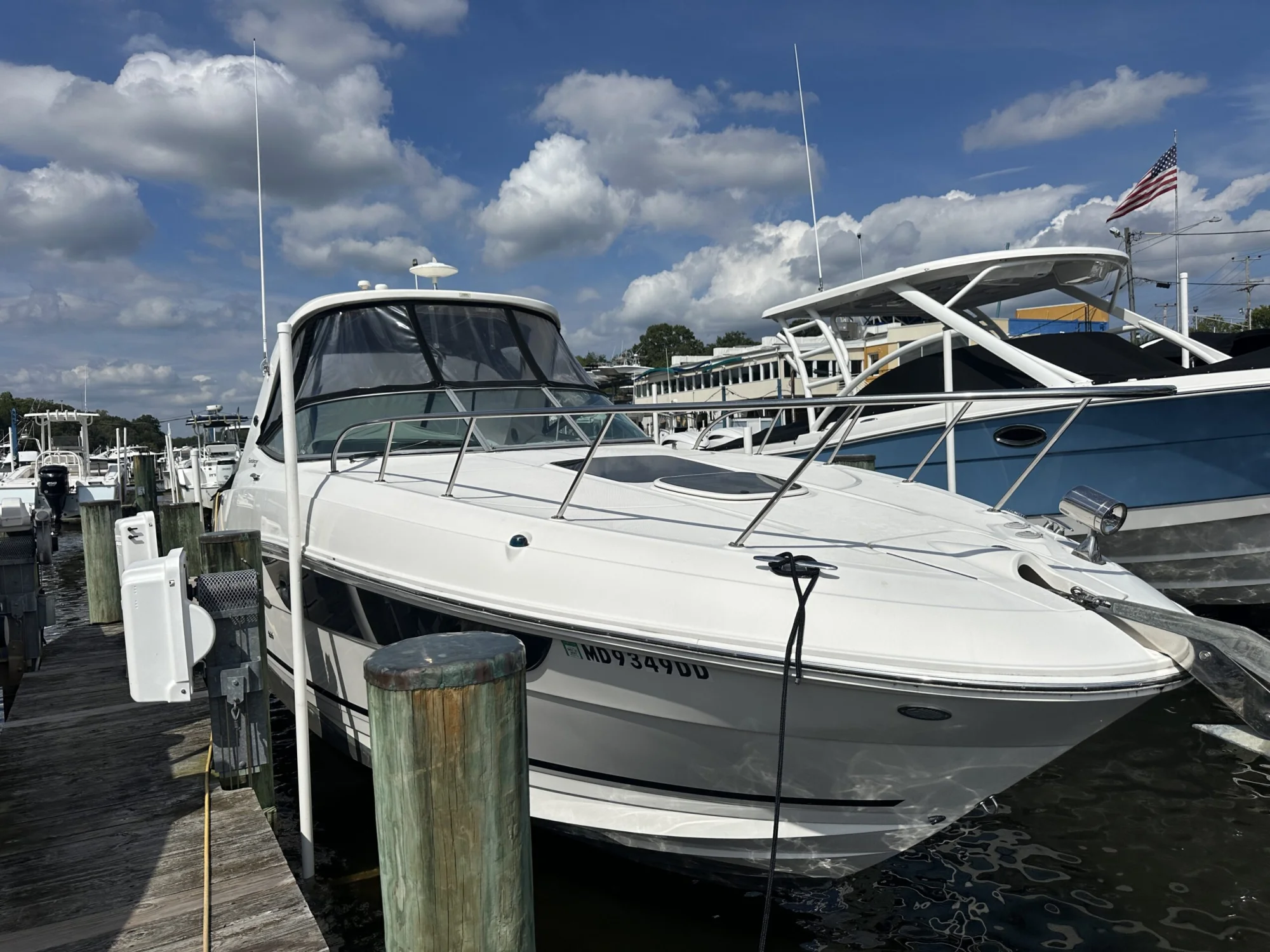 2015 Sea Ray Sundancer 310 - Main Image
