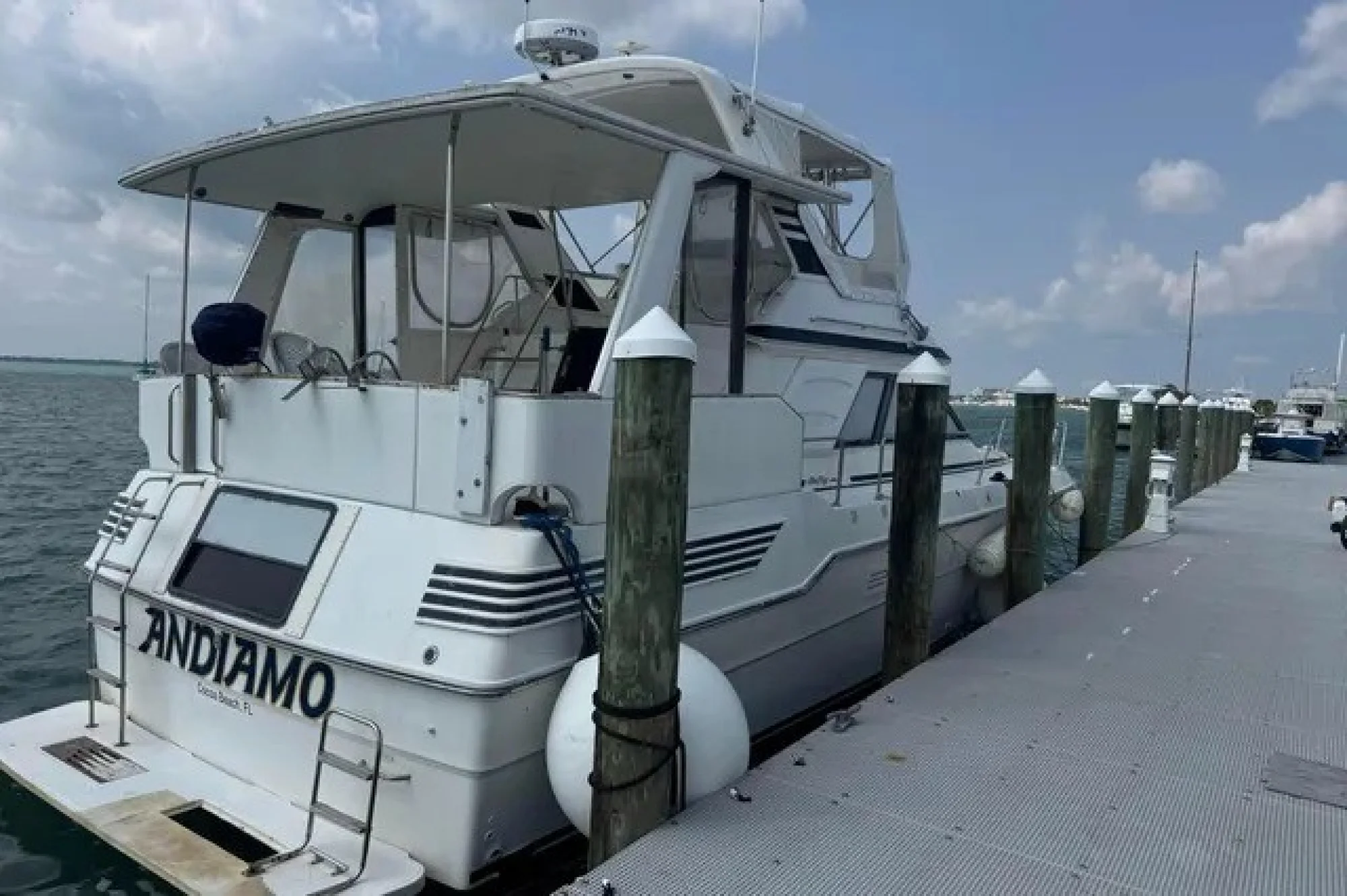 1989 Sea Ray 440 Aft Cabin - Image 2