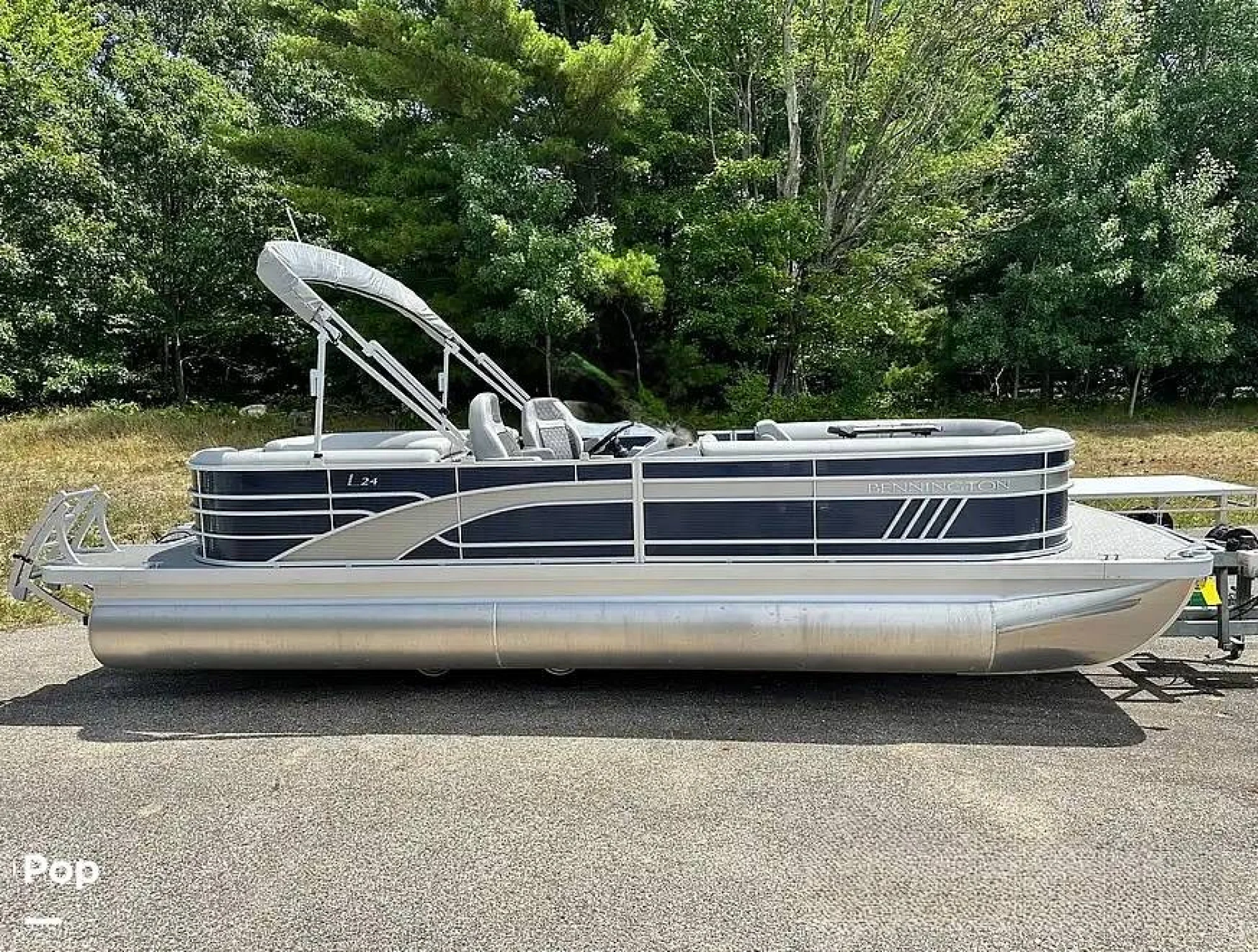 2023 Bennington 24LSR - Image 3