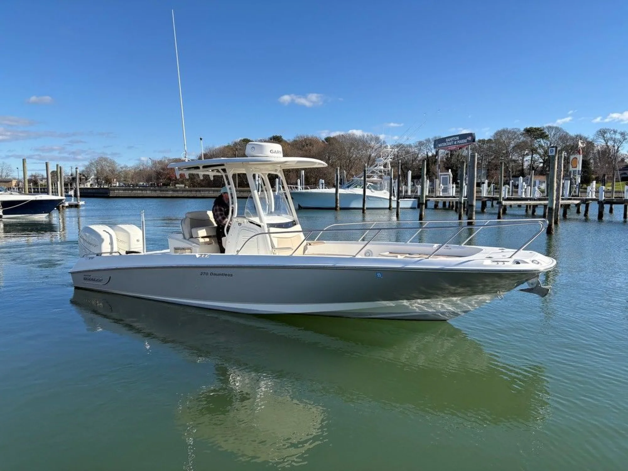 Boston Whaler 270 Dauntless - Main Image