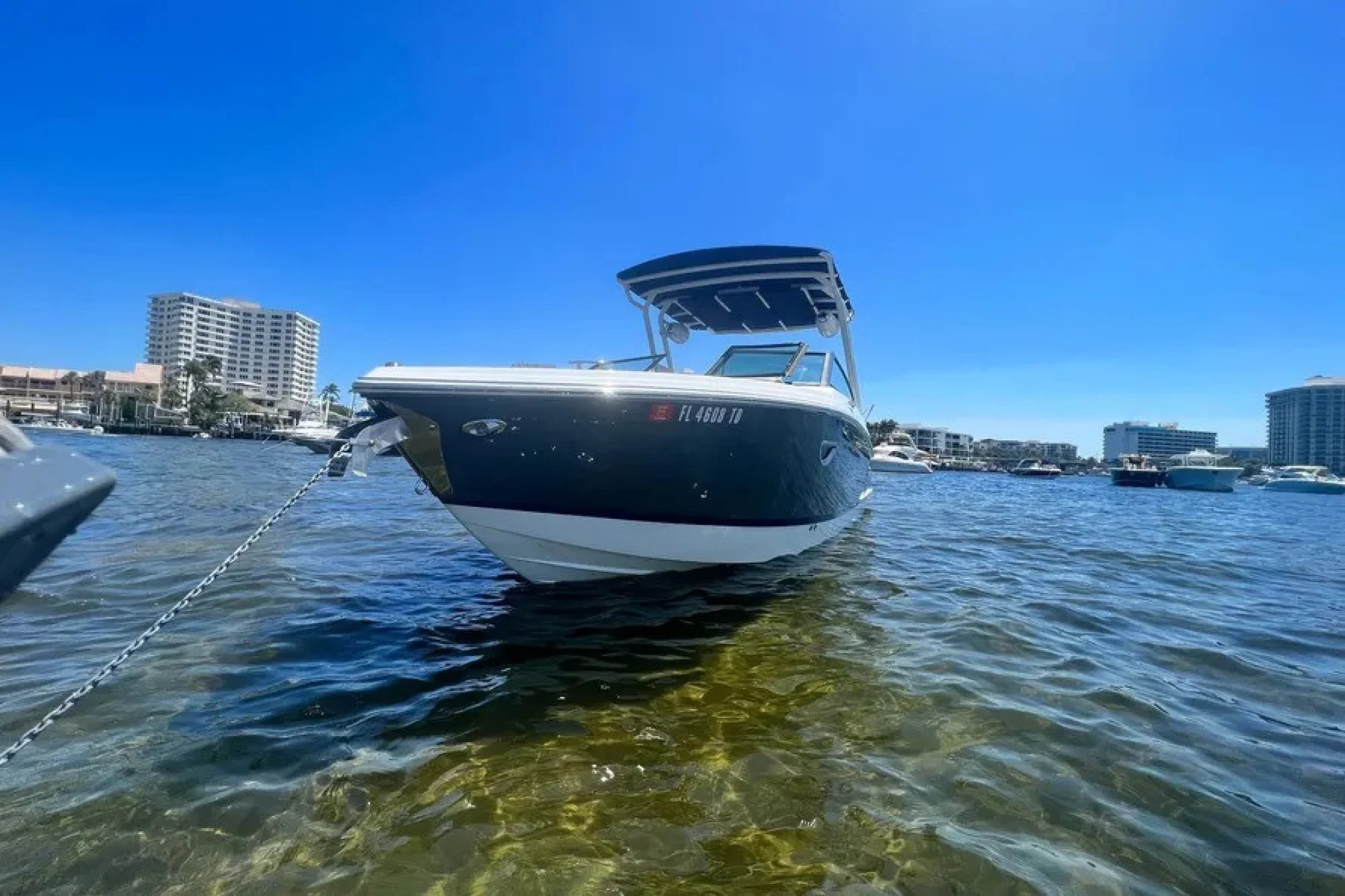 2022 Cobalt R6 Outboard - Image 5
