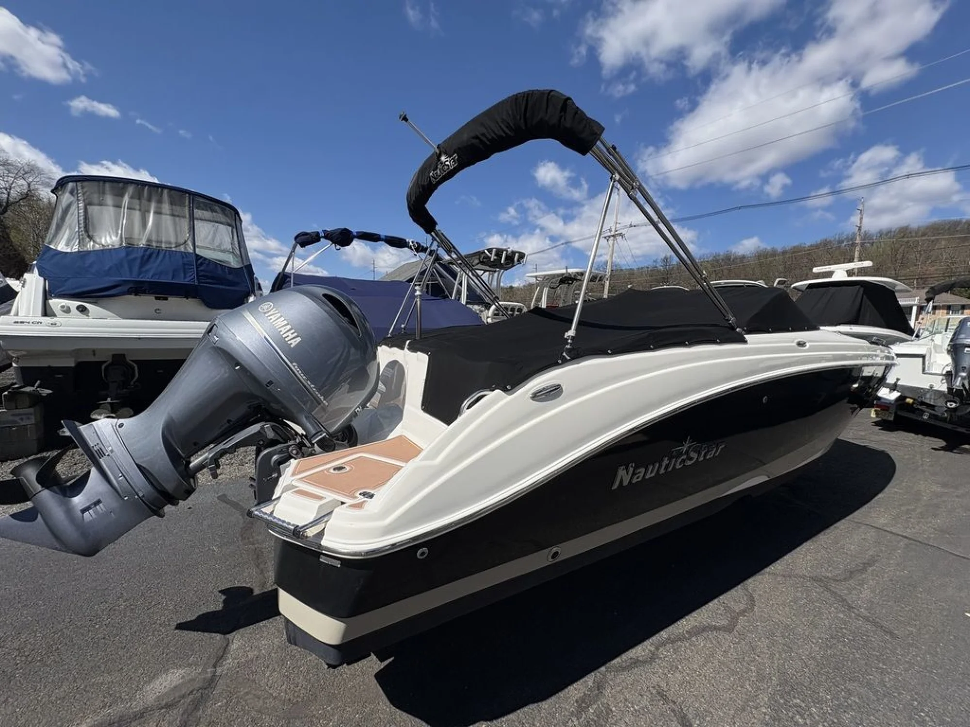 2017 Nauticstar 243DC Deck - Image 4