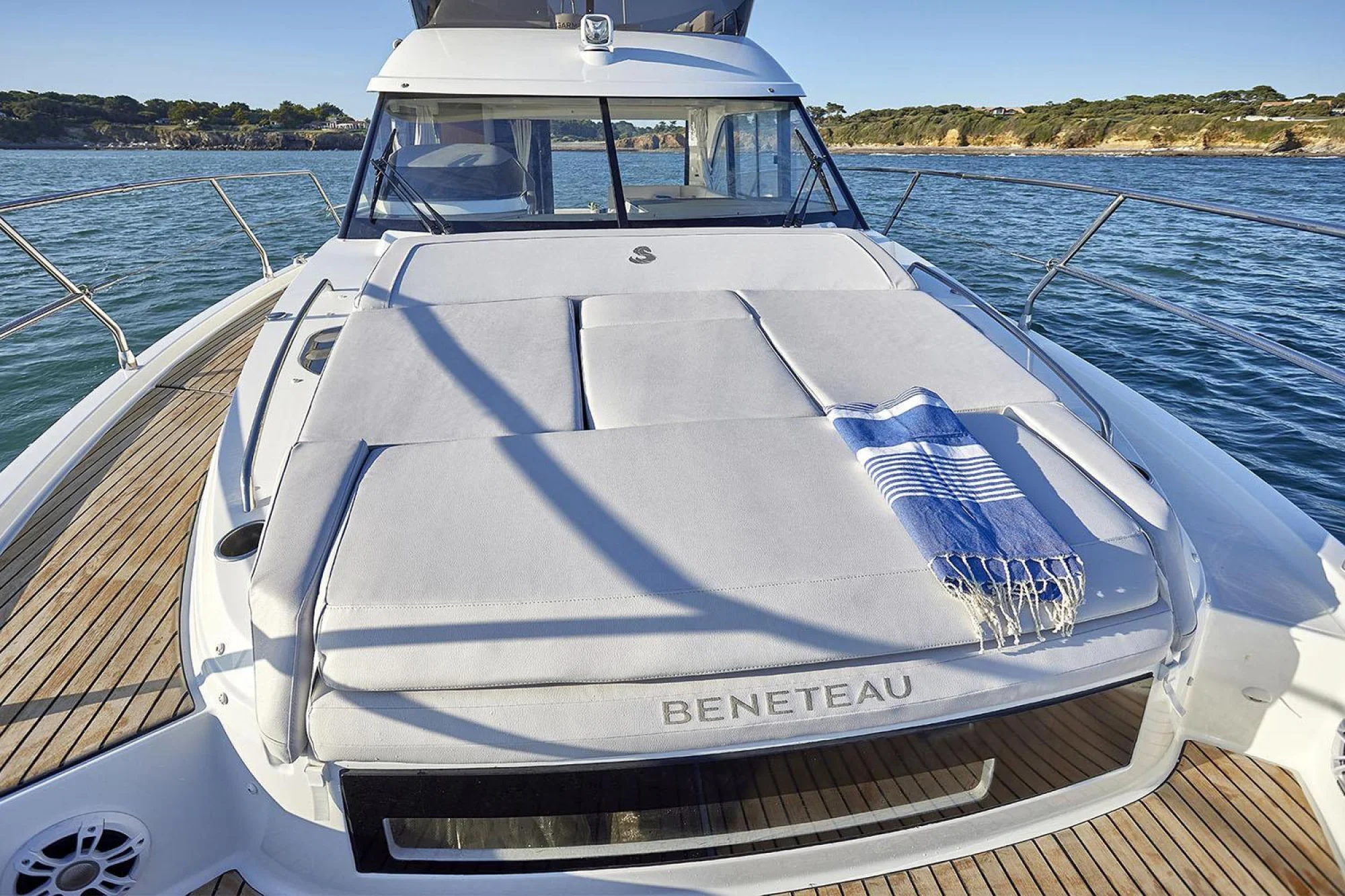 2026 Beneteau Antares 12 - Image 4