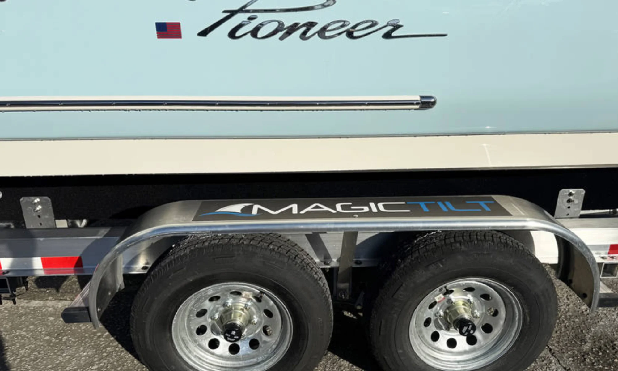 2026 Pioneer 222 Islander - Image 2