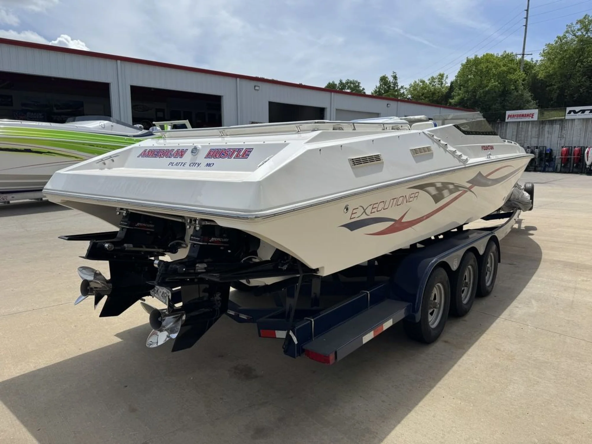 Fountain 35 Executioner - Image 4