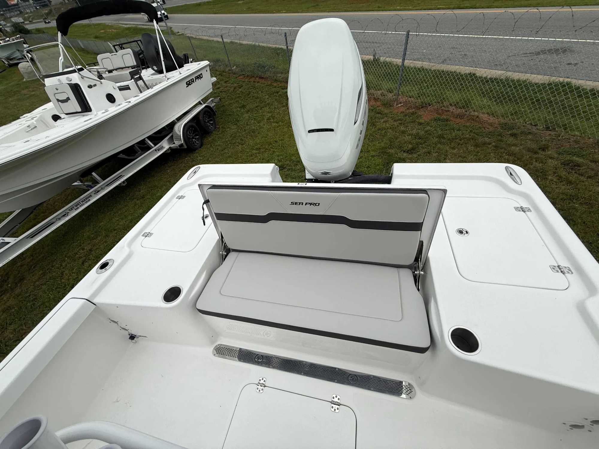 2027 Sea Pro 250 DLX - Image 5