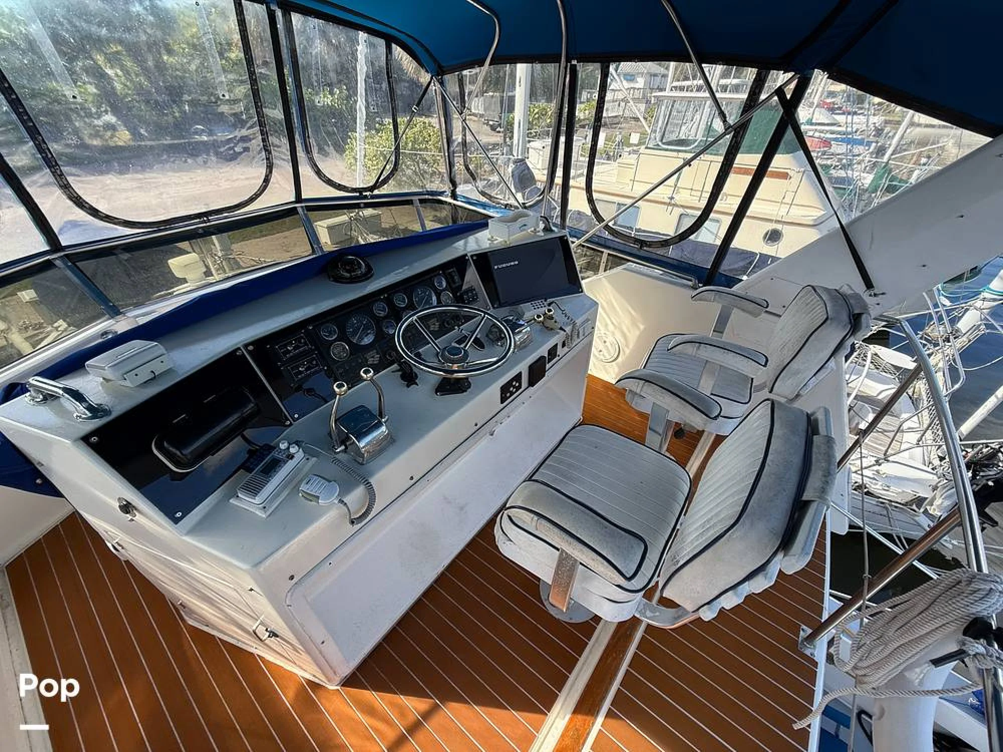 1989 Jefferson 37 Convertible - Image 2