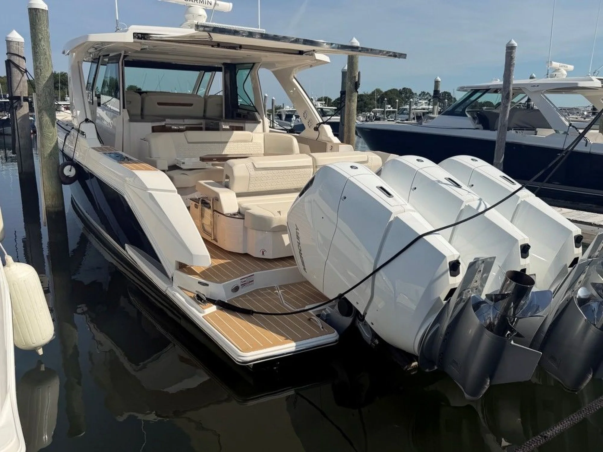 Tiara Yachts 48LS - Image 4