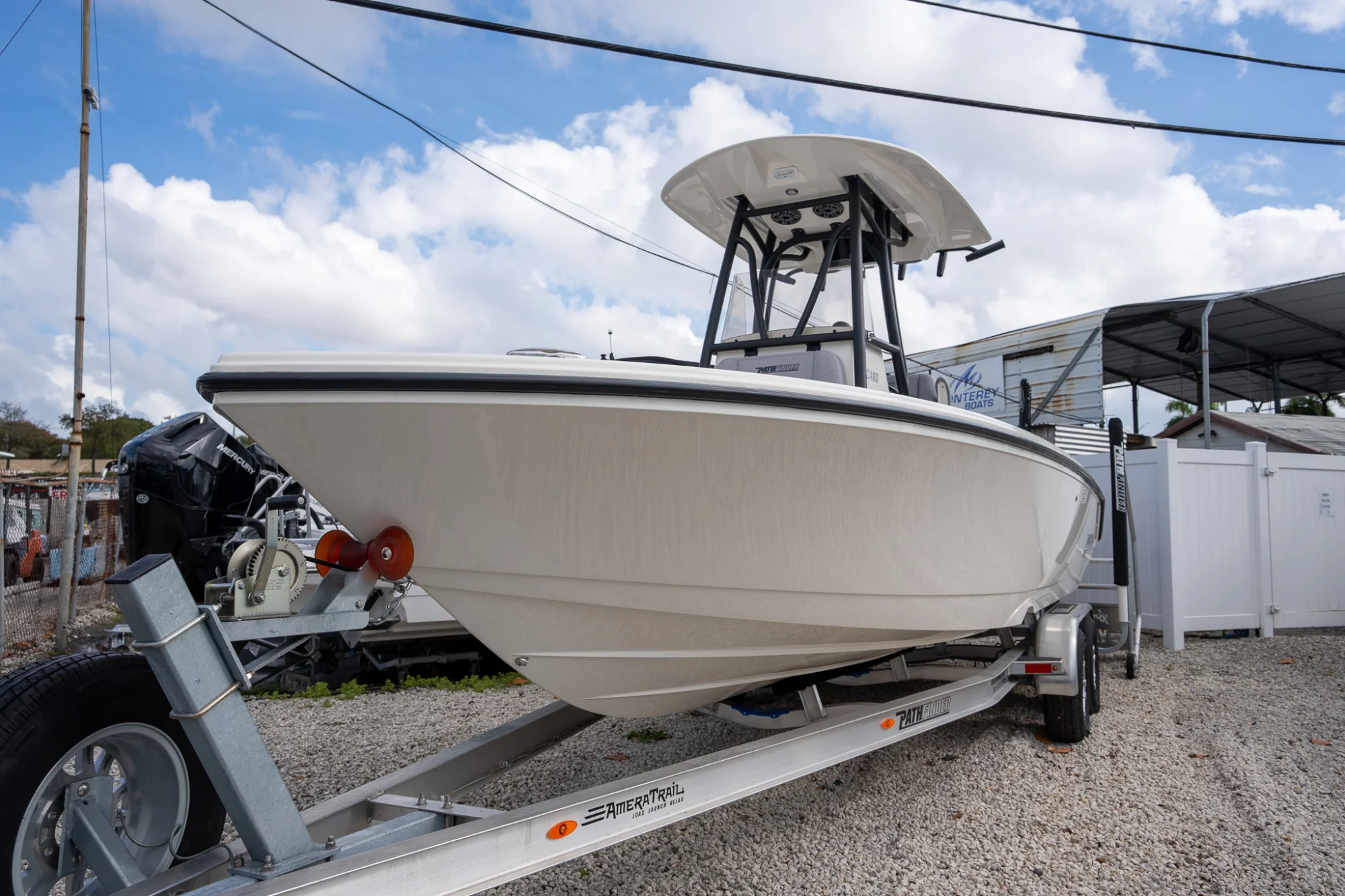 2025 PATHFINDER BOATS 2400 OPEN - Image 2