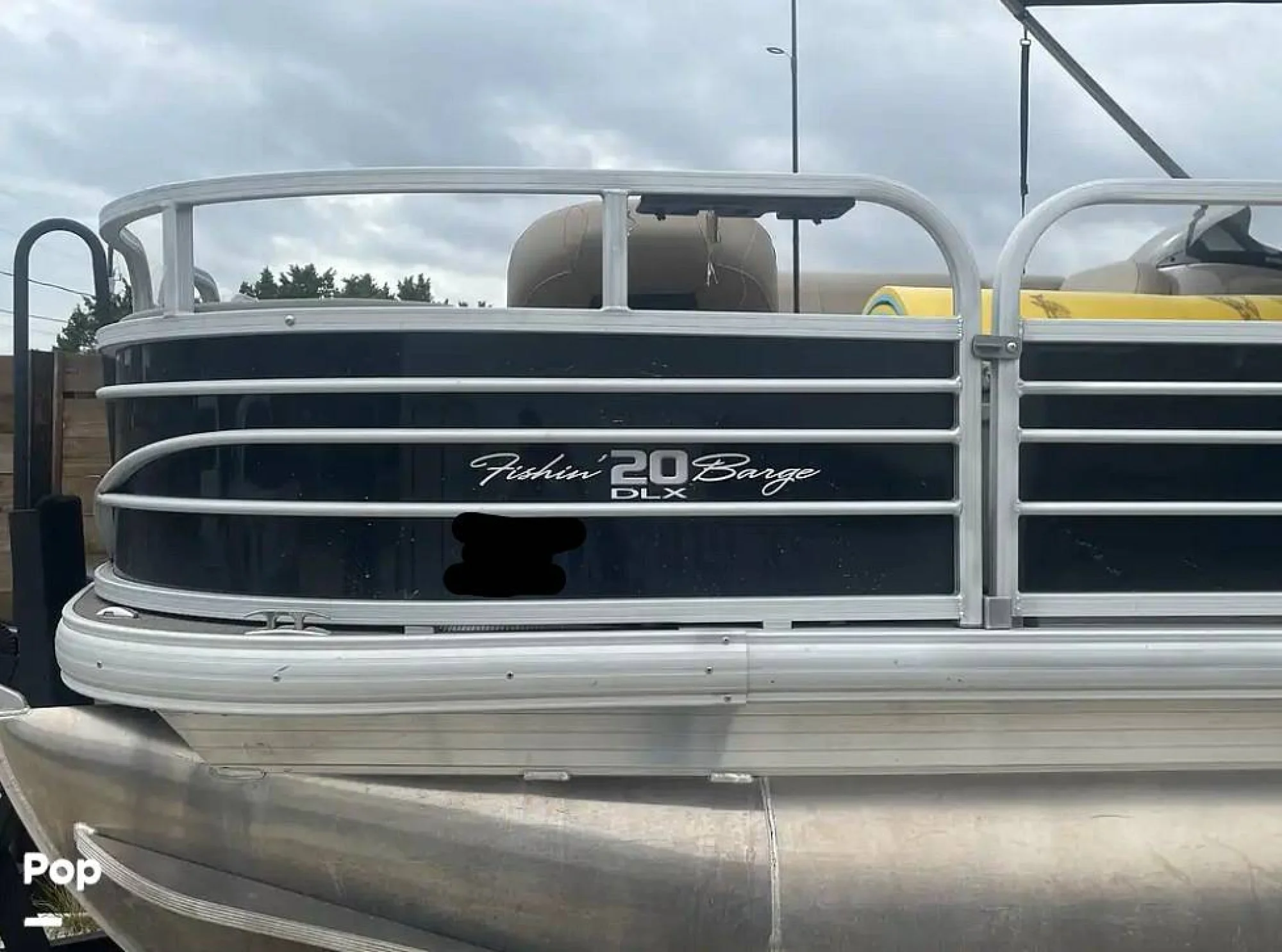 2023 Sun Tracker Fishin' Barge 20 DLX - Image 4