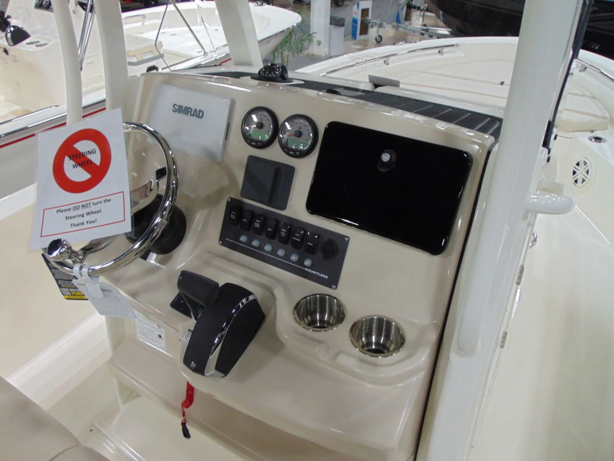 Boston Whaler 220 Dauntless - Image 5