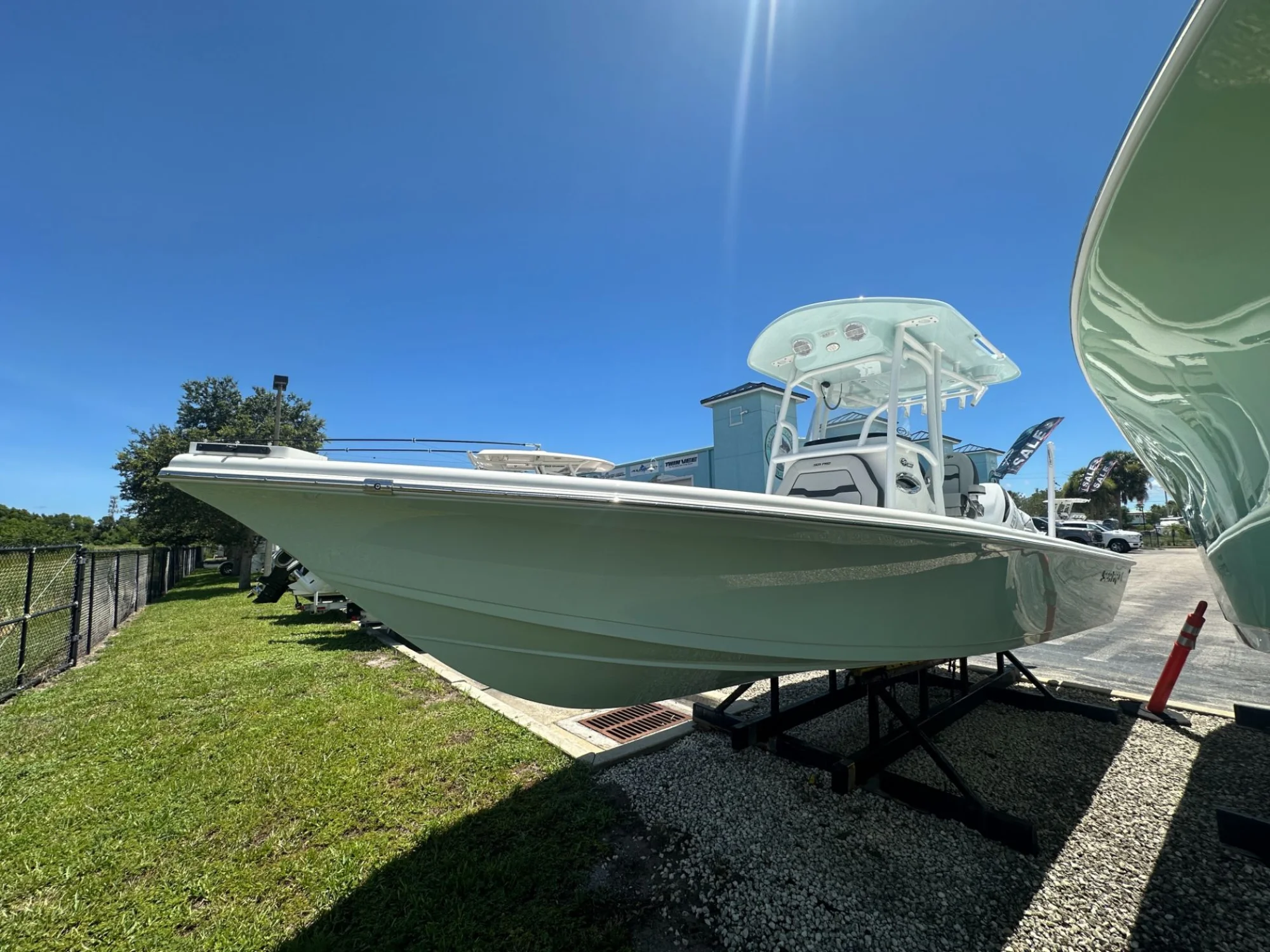 2026 Sea Pro 250 Bay - Image 2