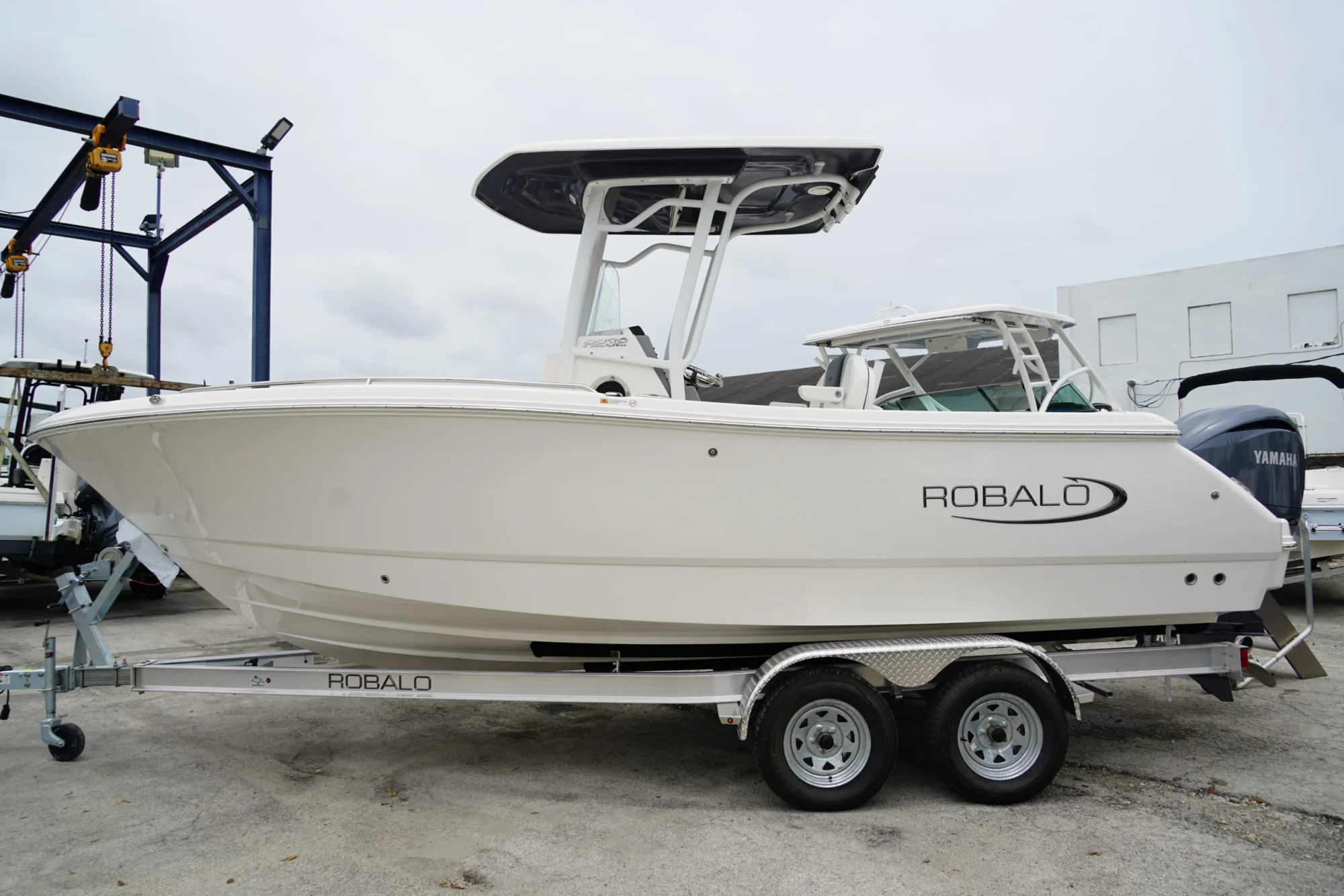 2025 ROBALO 232 Explorer - Image 3