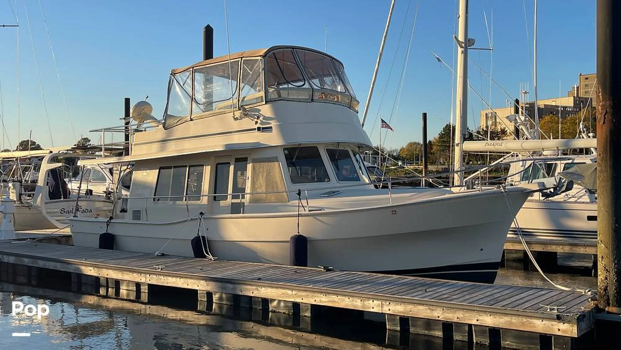 2005 Mainship 400 Trawler - Image 4