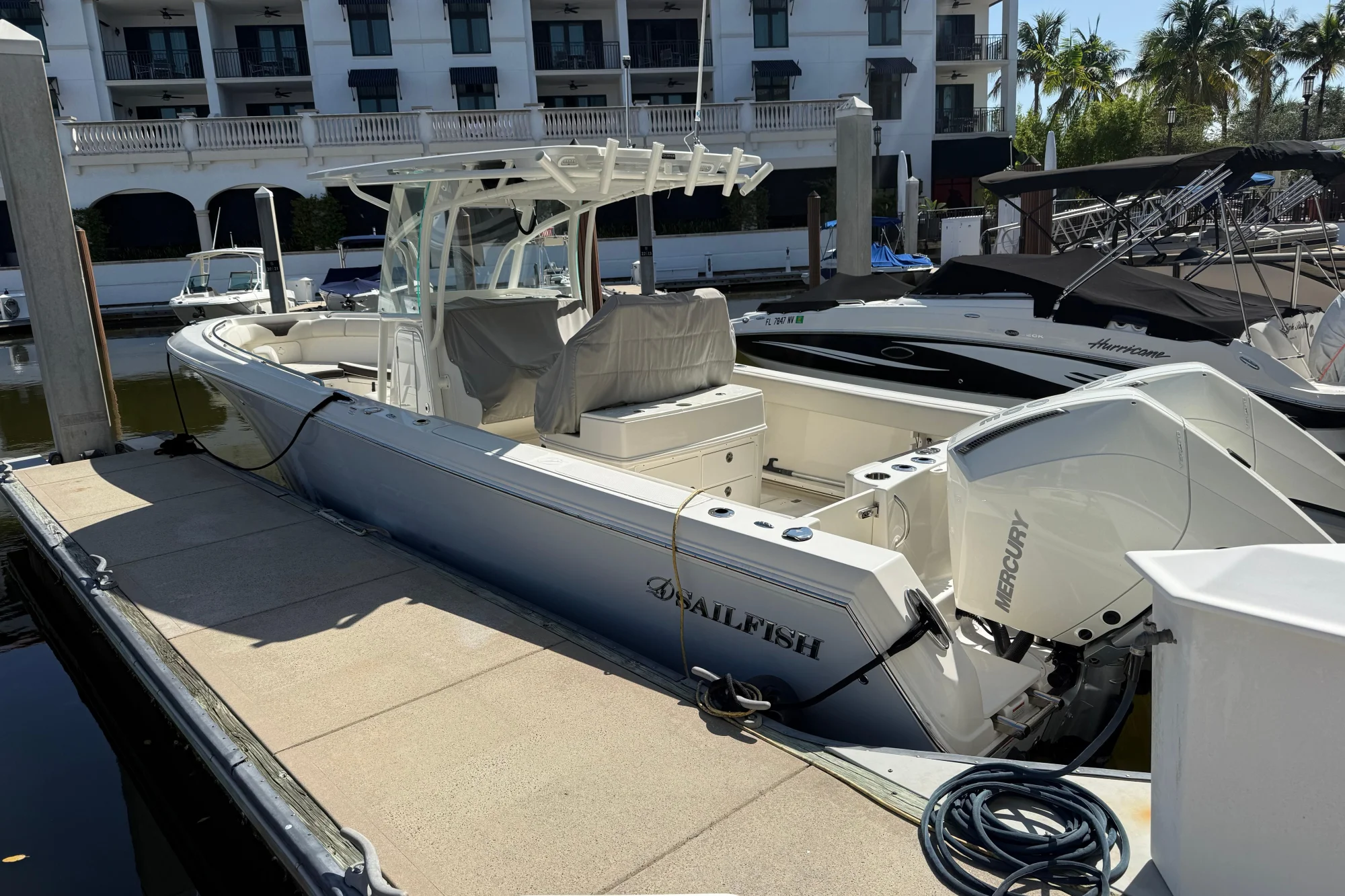 2023 Sailfish 290 CC - Image 3