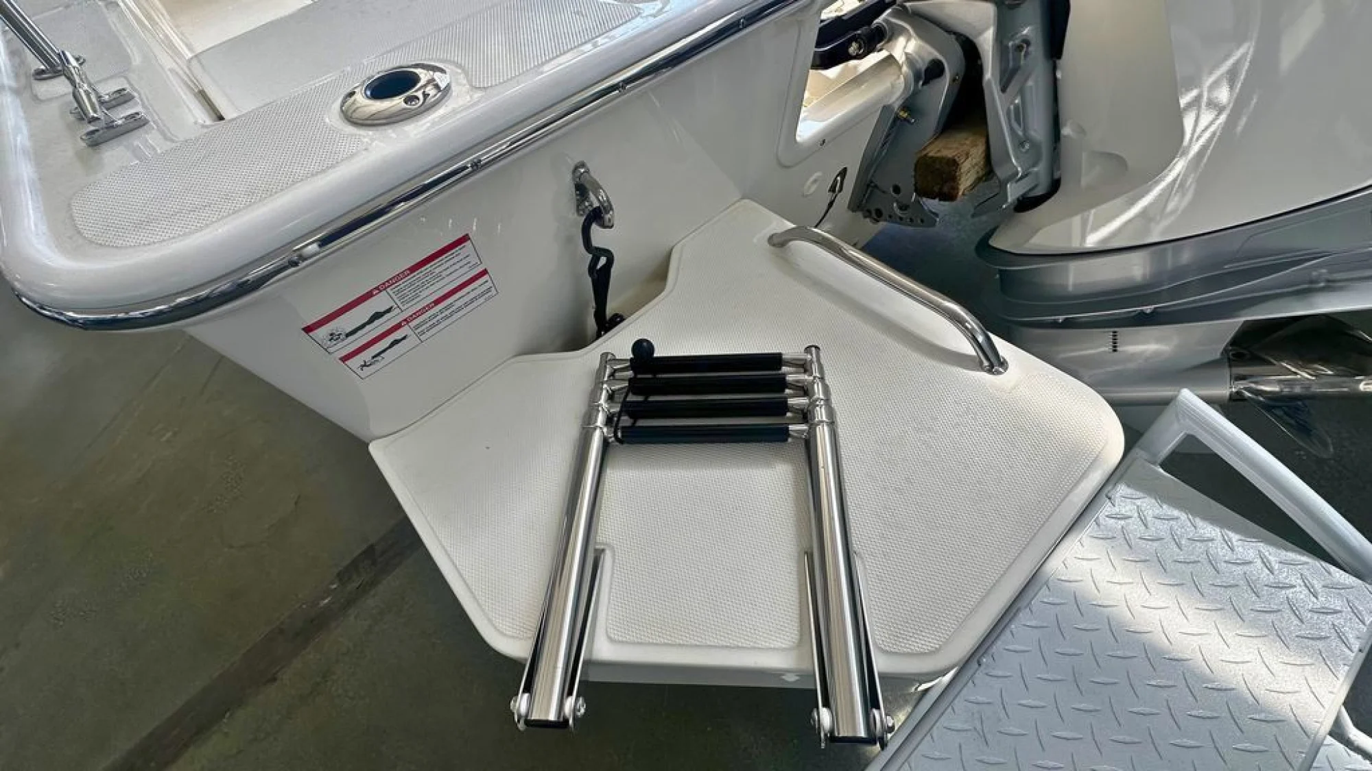 Boston Whaler 210 Montauk - Image 5