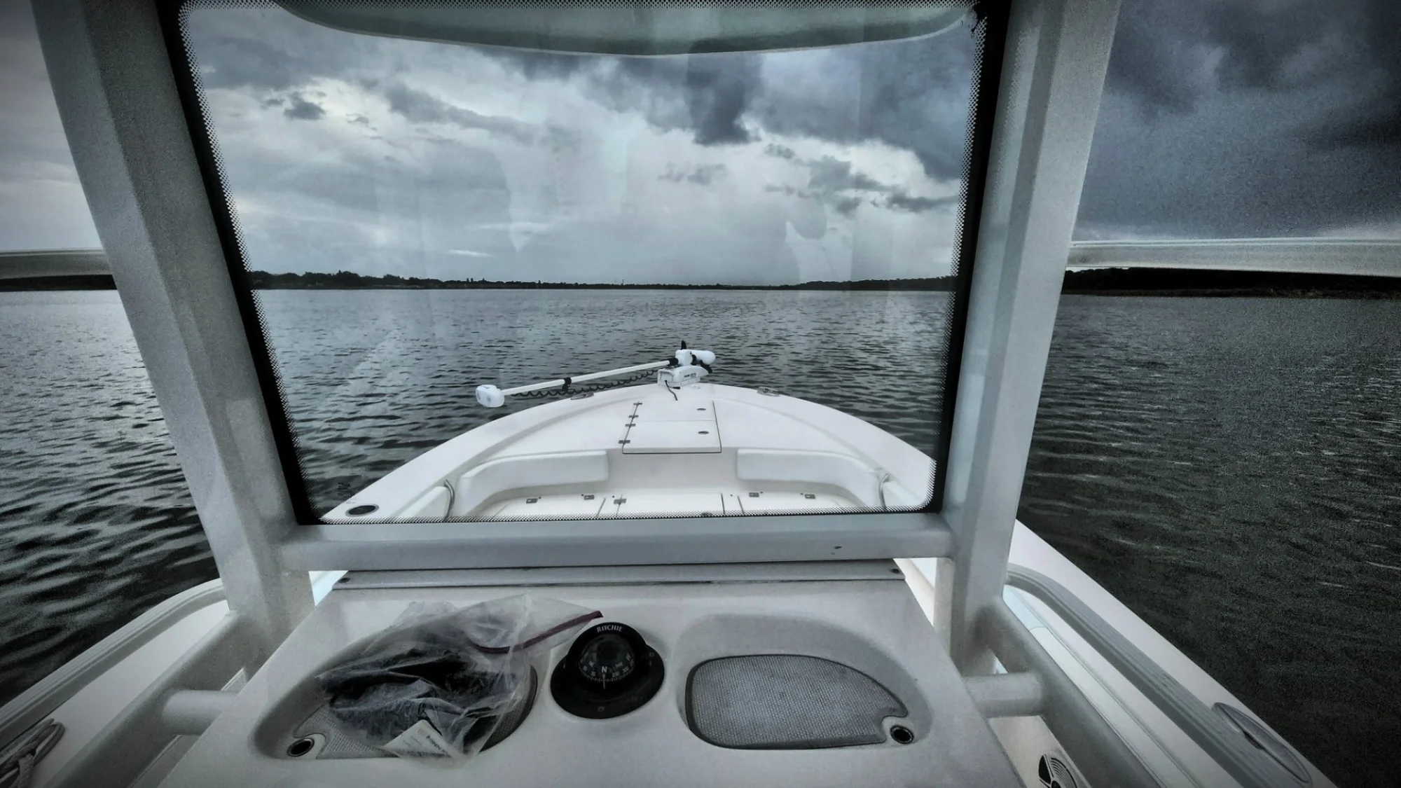 2020 Robalo 246 Cayman - Image 5