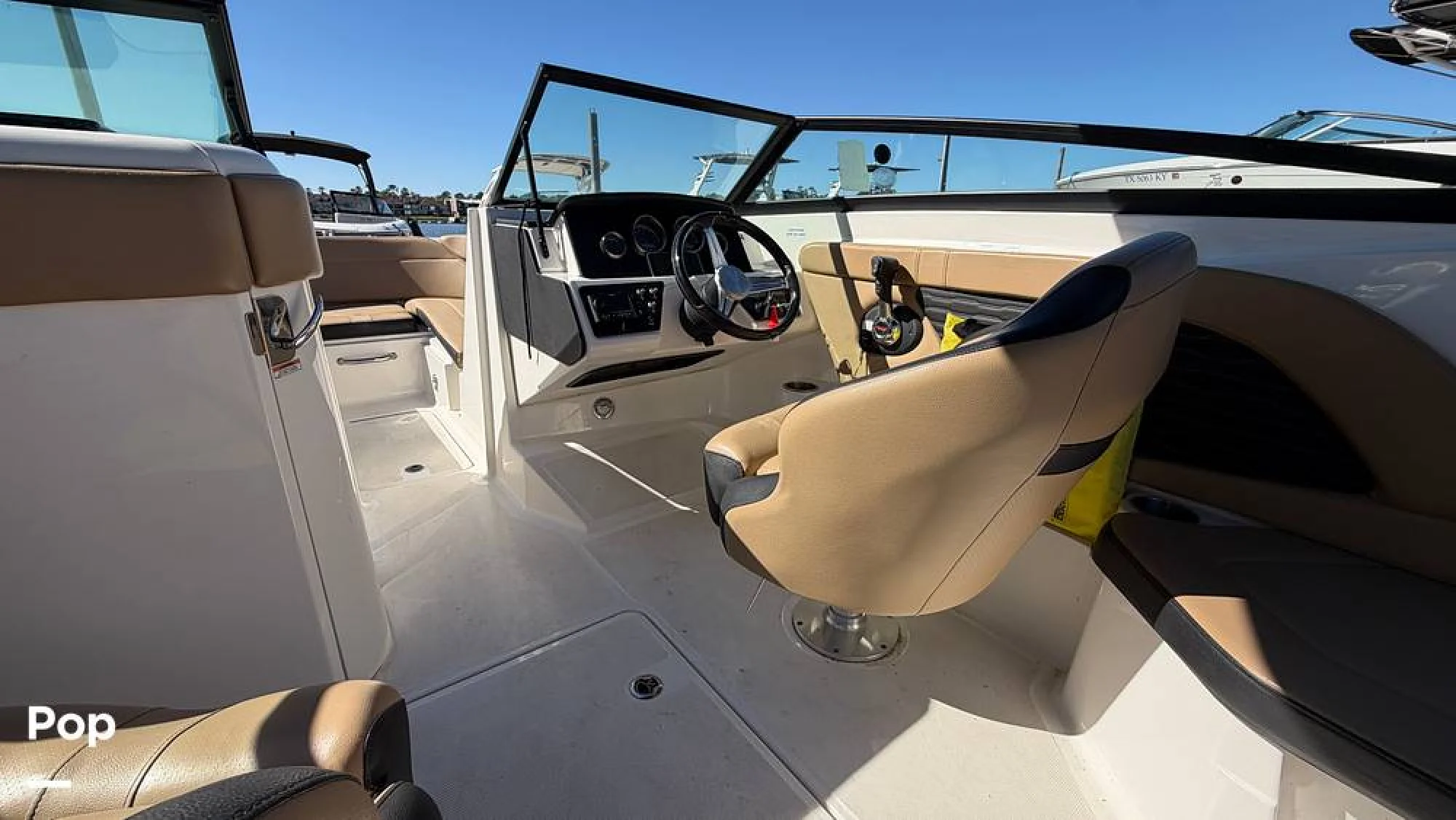 2022 Sea Ray SPX 230 I/O - Image 4