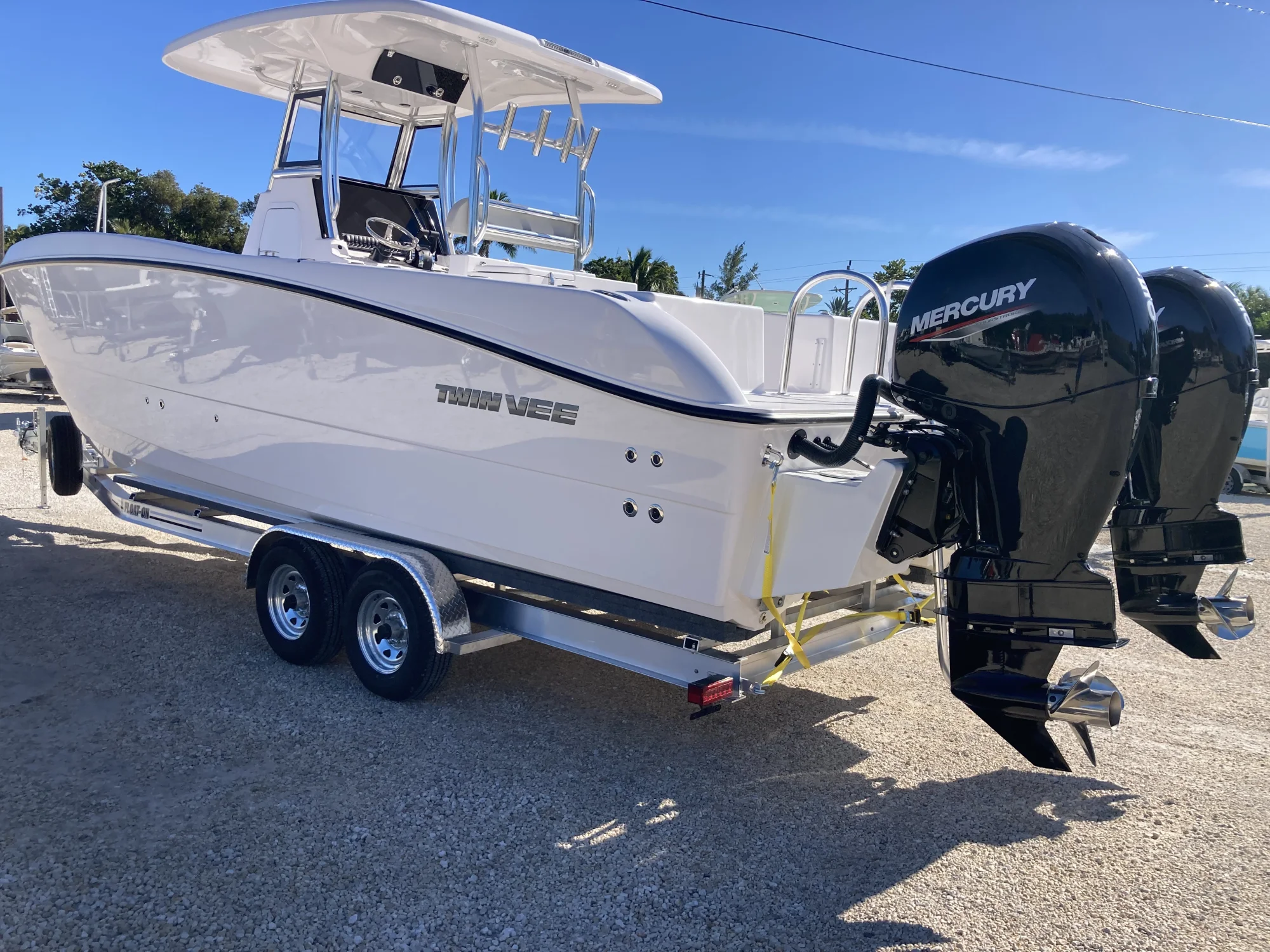 2025 Twin Vee 260 PRO GFX - Image 5