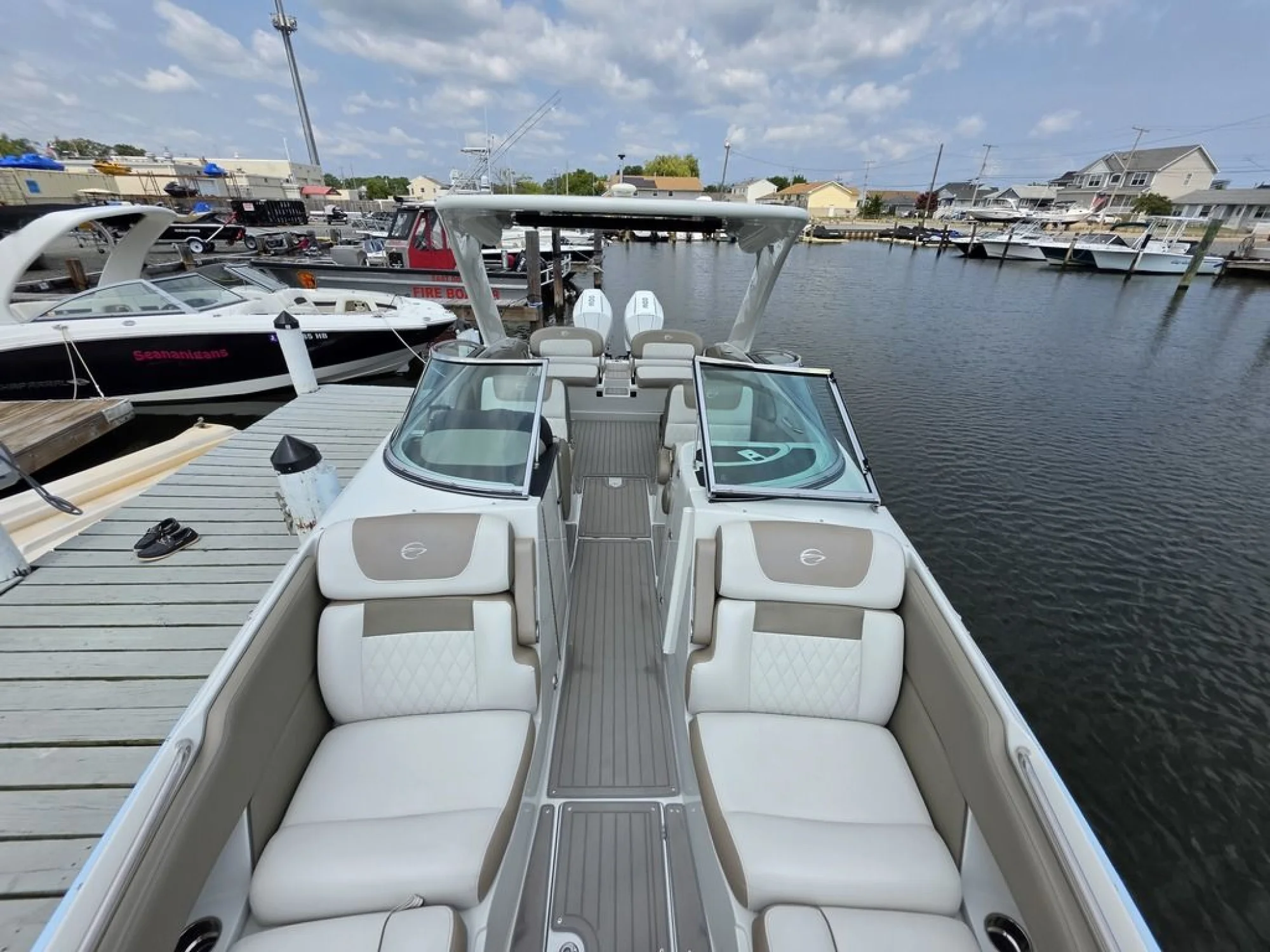 2023 Crownline E305 XS - Image 3