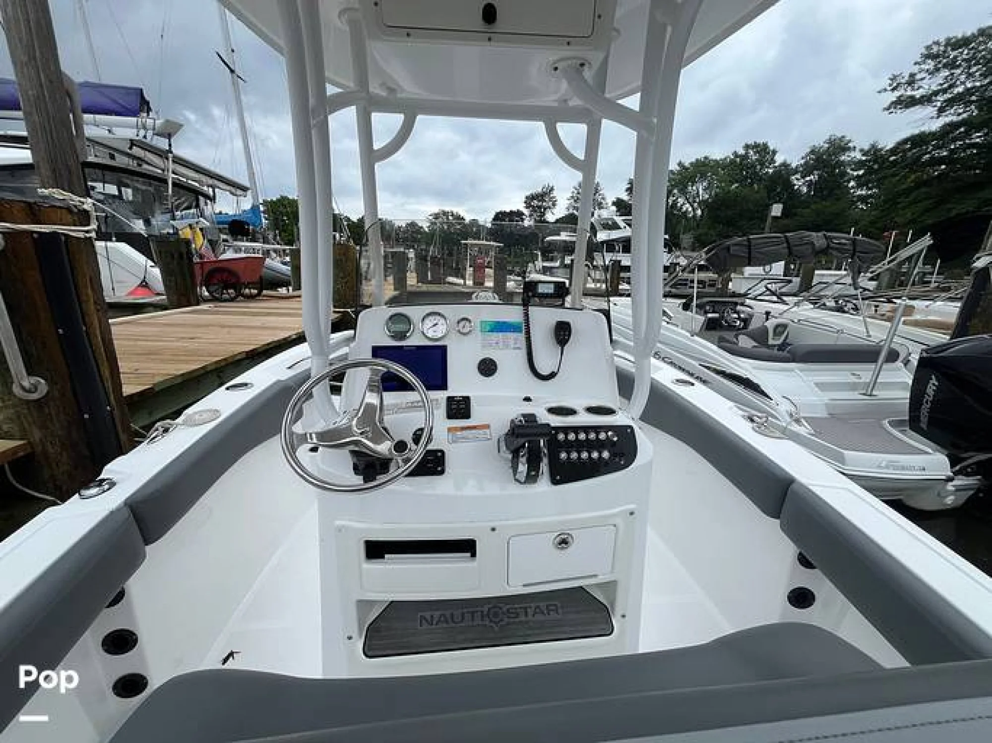 2024 NauticStar 22L - Image 2