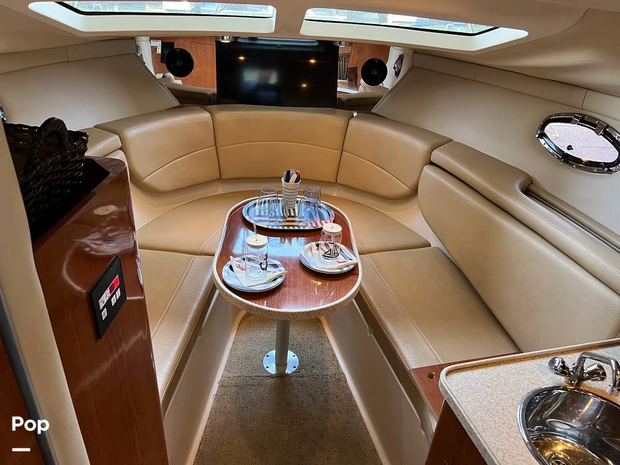 2007 Regal 2860 Window Express - Image 4