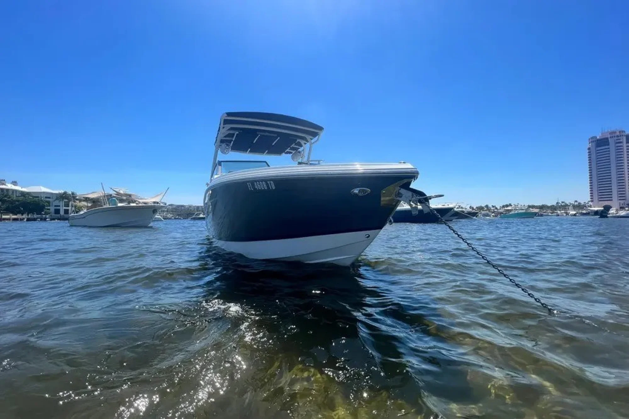 2022 Cobalt R6 Outboard - Image 4