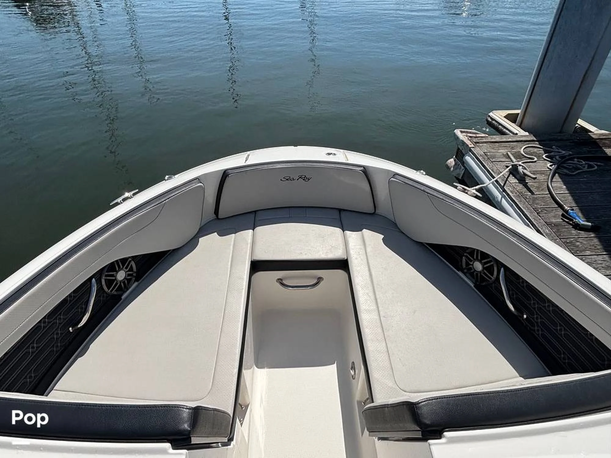 2025 Sea Ray SPX 210 - Image 4