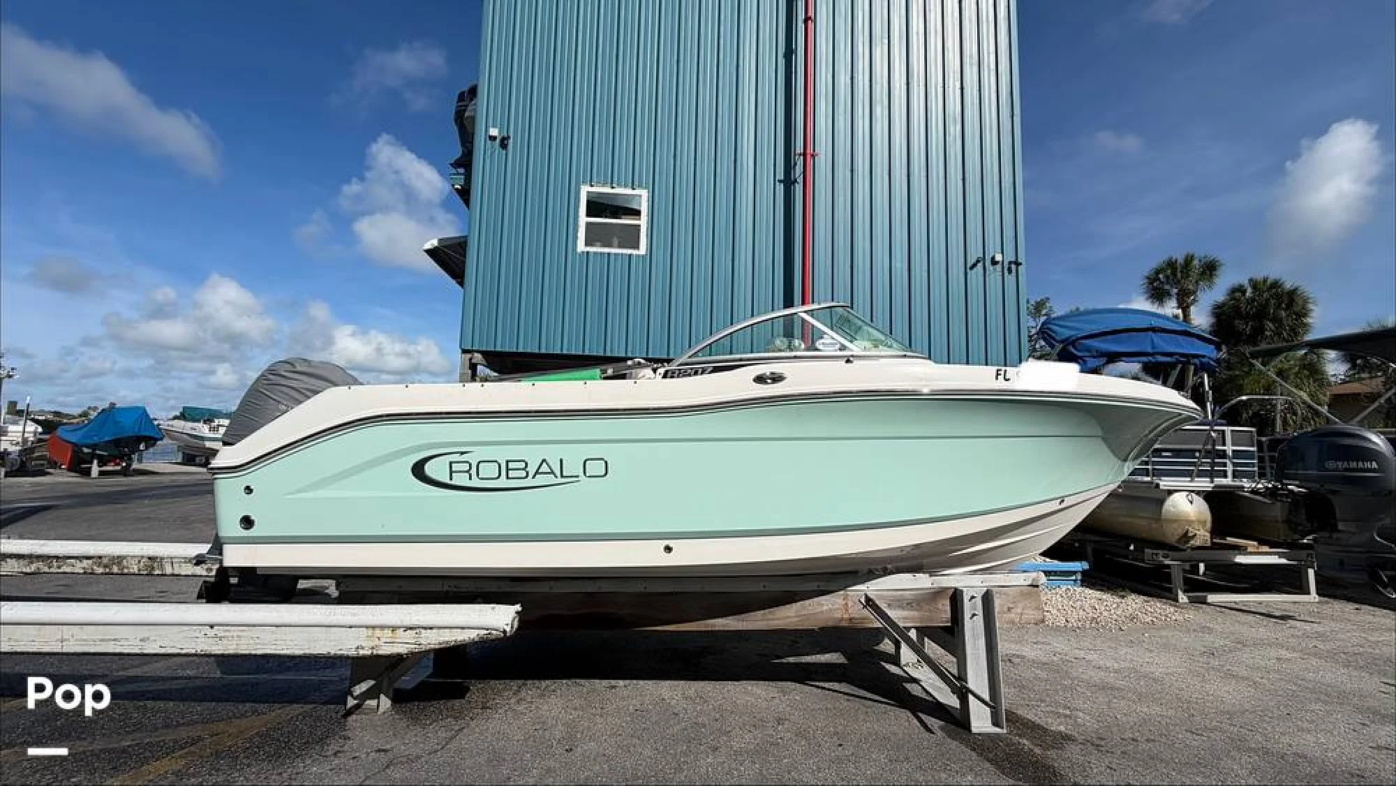 2019 Robalo R207 Dual Console - Image 5