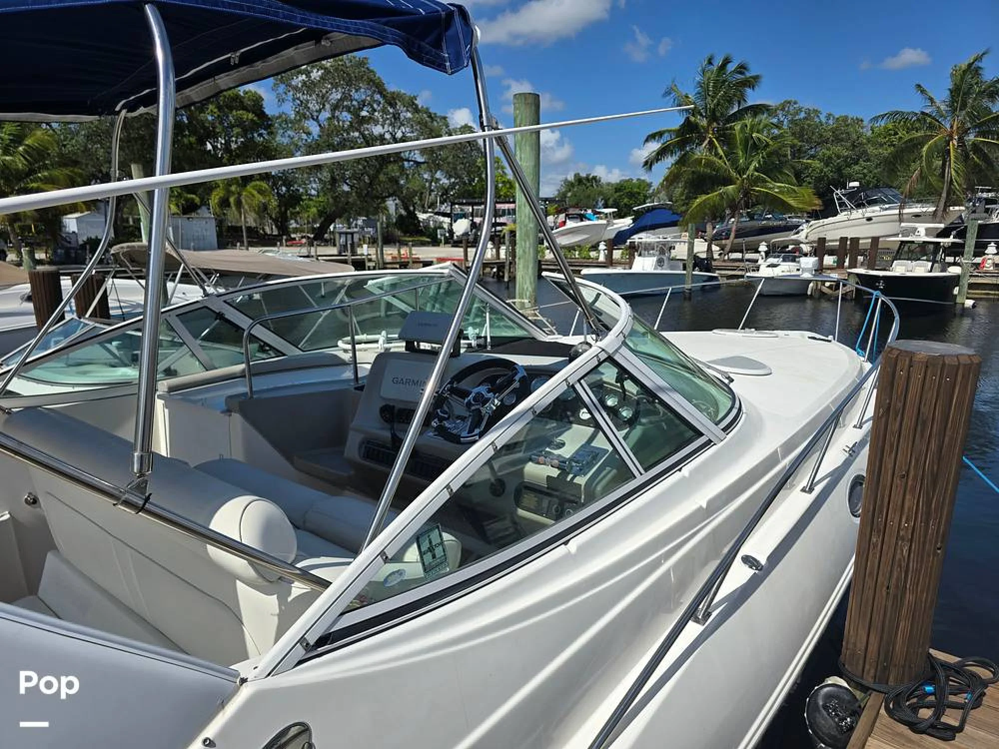 2004 Cruisers Yachts 320 Express - Image 5