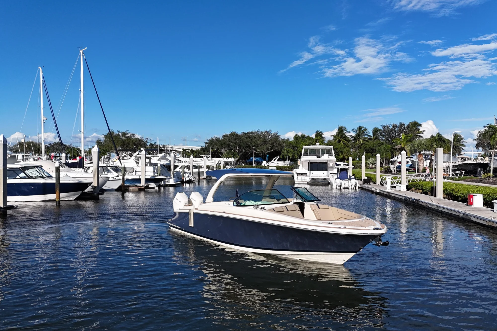 2026 Chris-Craft Launch 35 GT - Image 3