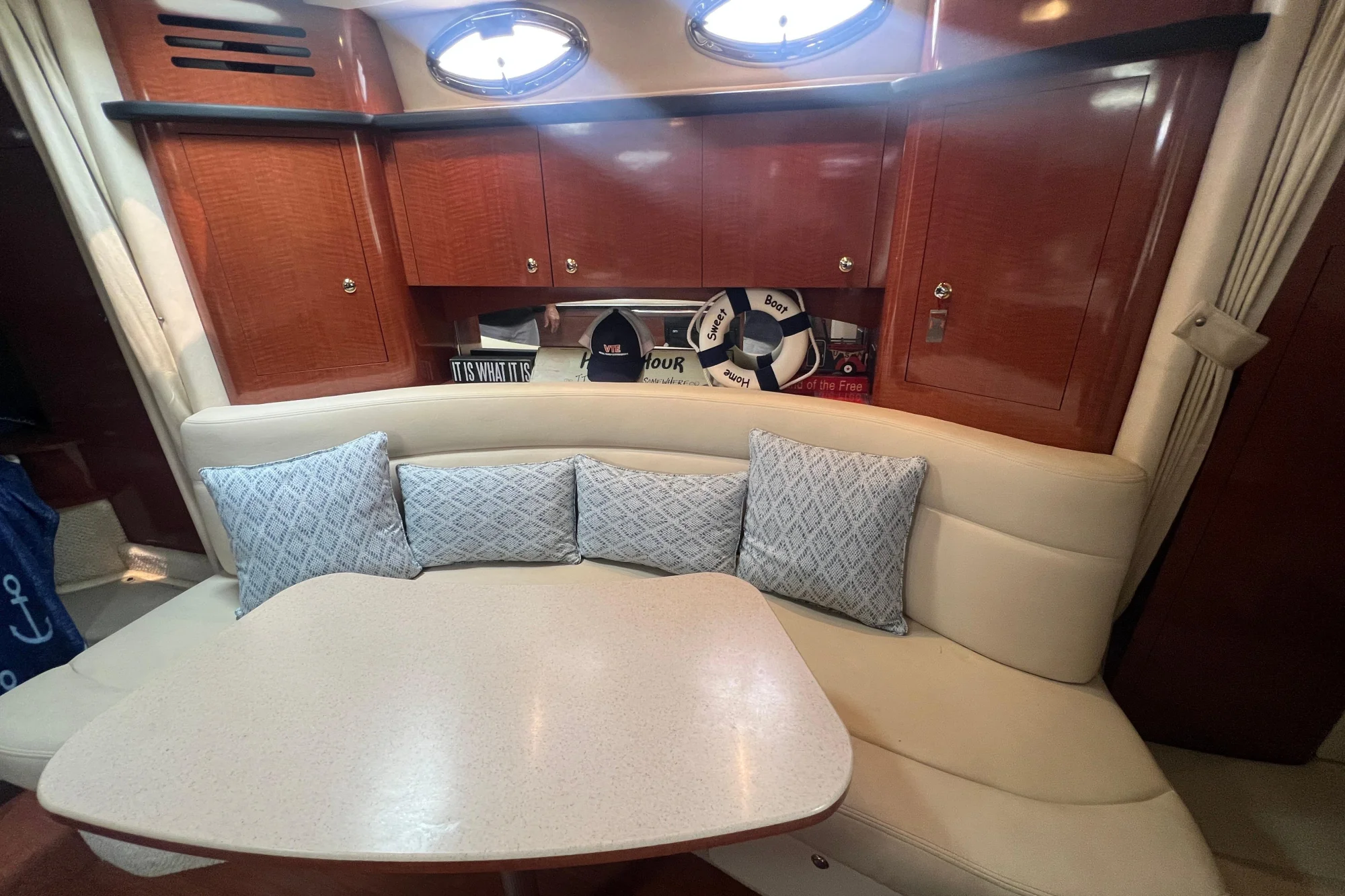 2004 Sea Ray Sundancer 320 - Image 5